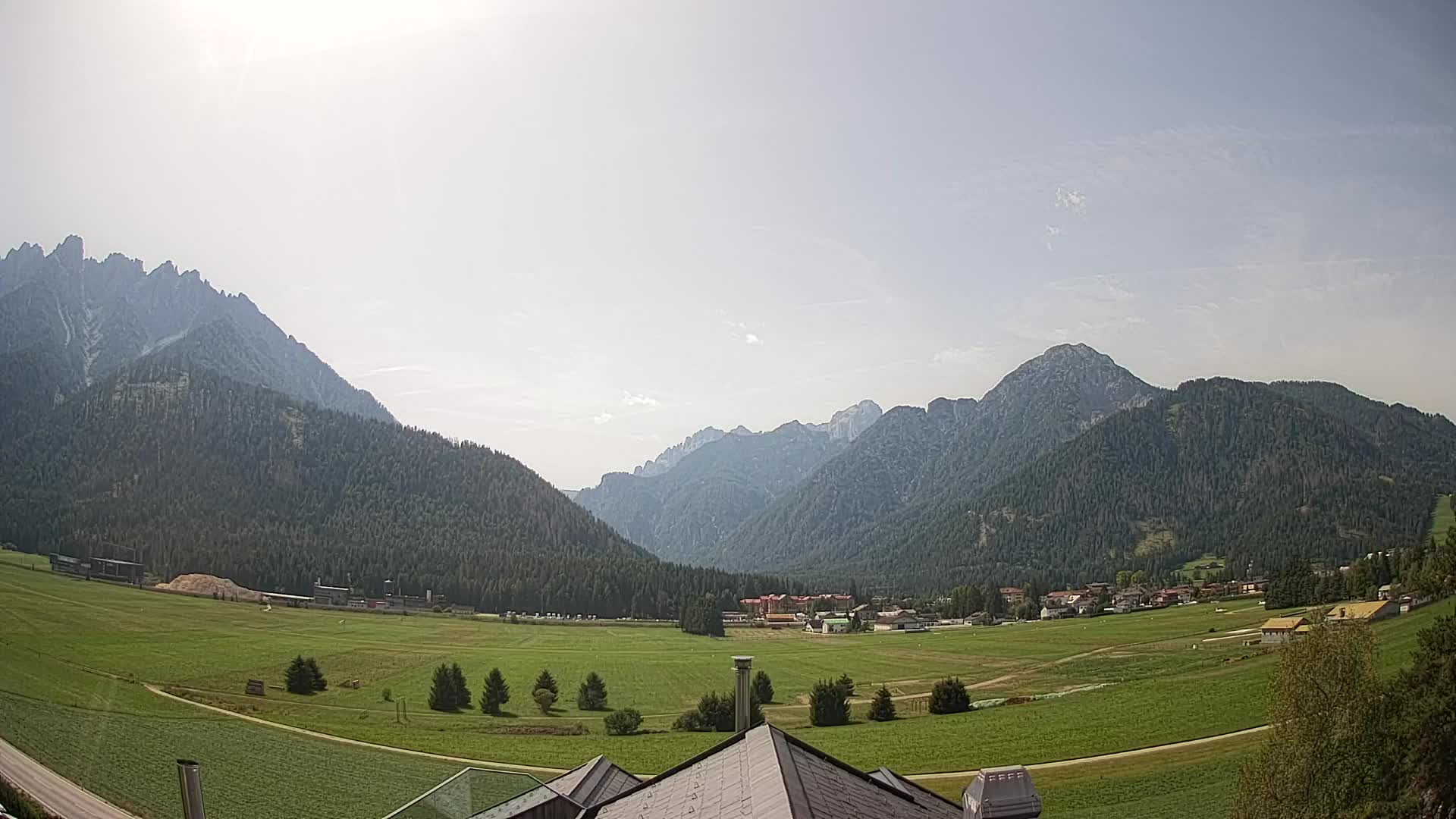 Web kamera Toblach Dolomiti – Pogled s Hotela Rosengarten