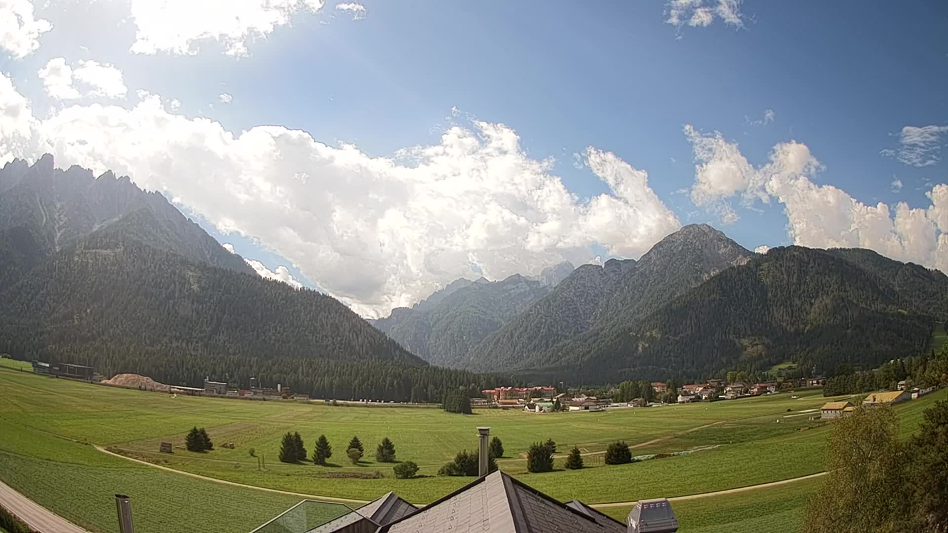 Webcam Toblach Dolomites – View from Hotel Rosengarten