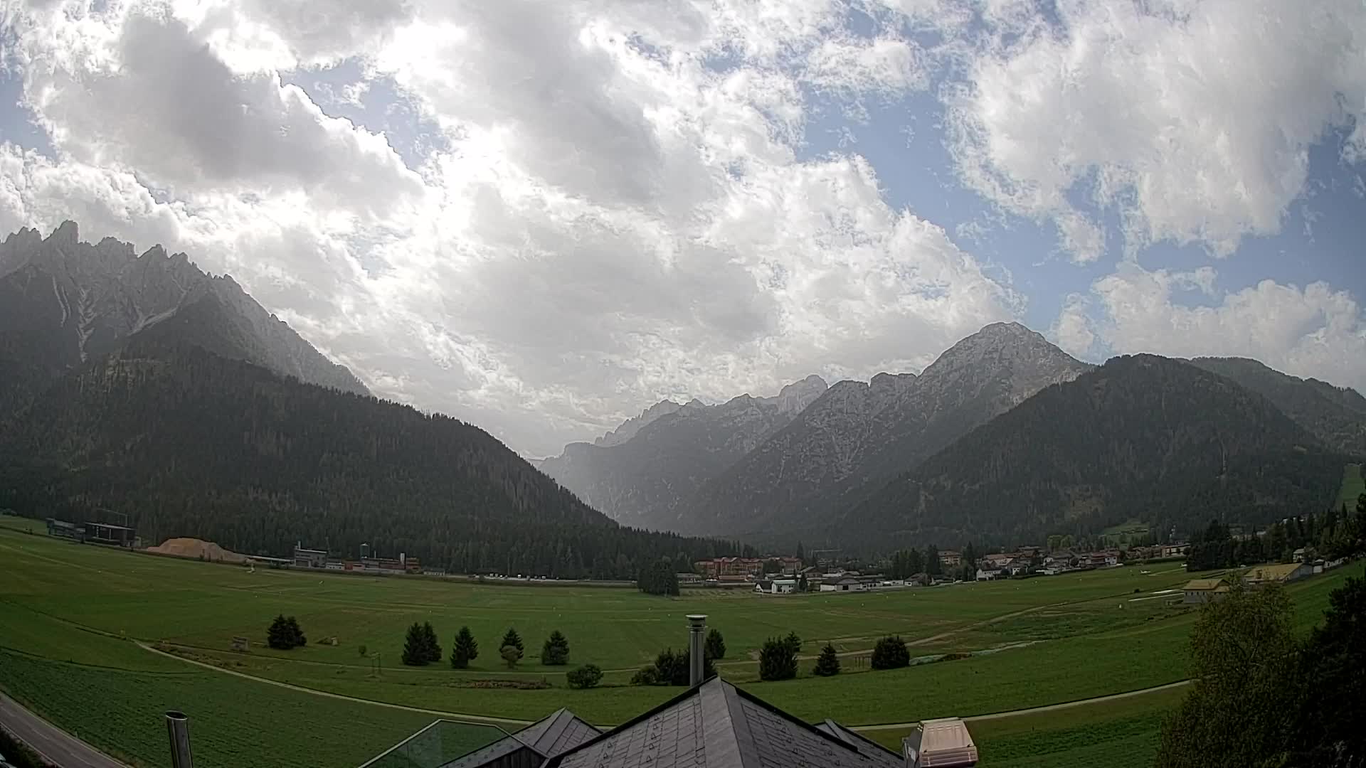 Webcam Toblach Dolomites – View from Hotel Rosengarten