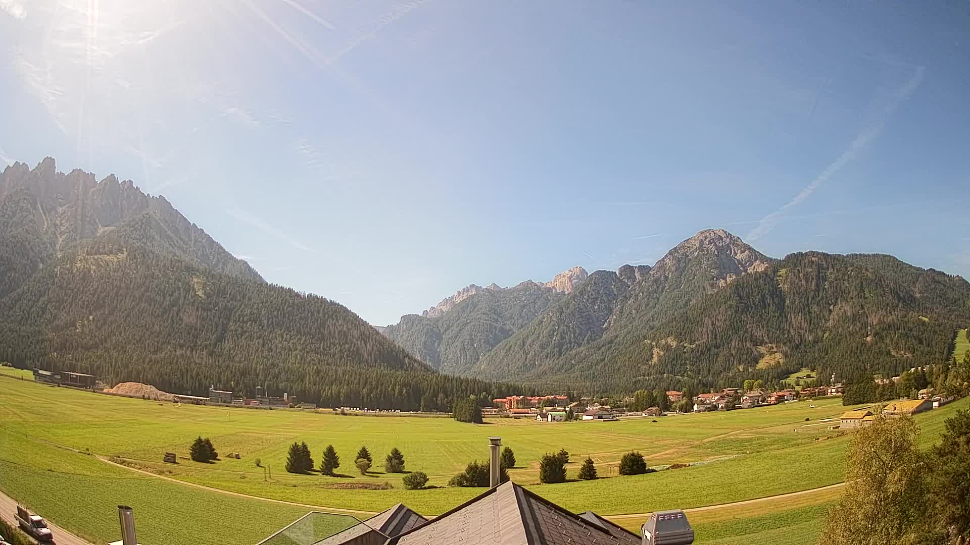 Spletna kamera Toblach Dolomiti – Pogled iz hotela Rosengarten