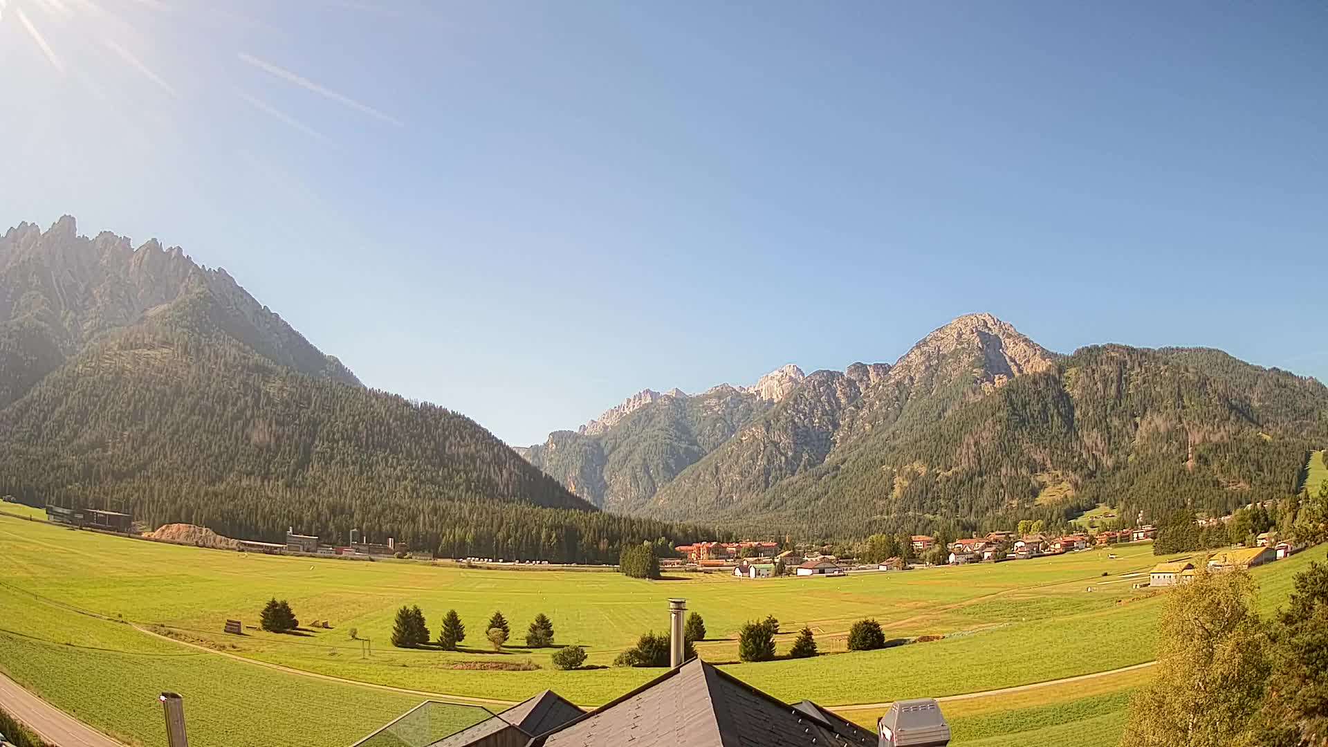 Spletna kamera Toblach Dolomiti – Pogled iz hotela Rosengarten