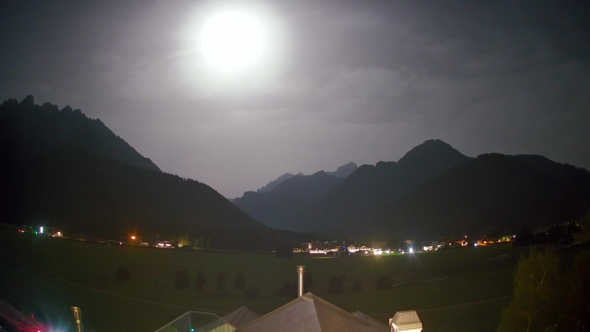 Spletna kamera Toblach Dolomiti – Pogled iz hotela Rosengarten