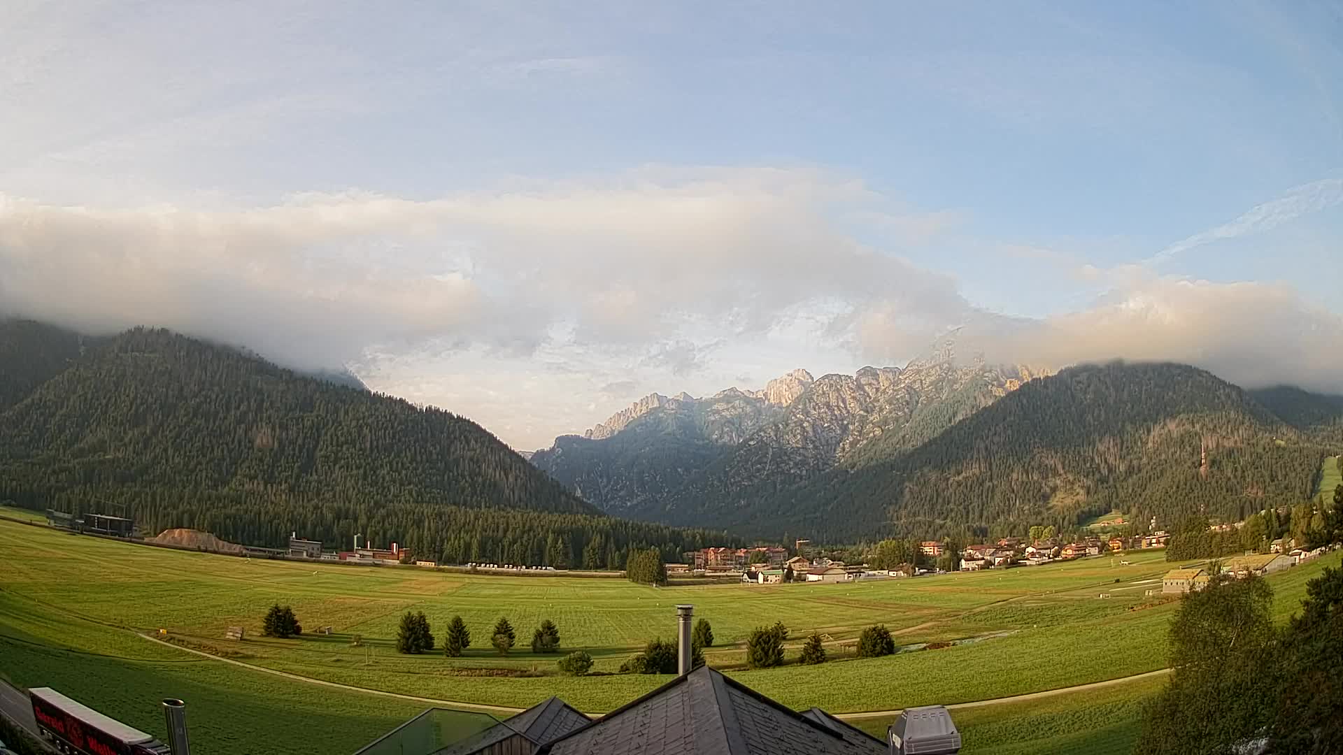 Webcam Toblach Dolomites – View from Hotel Rosengarten