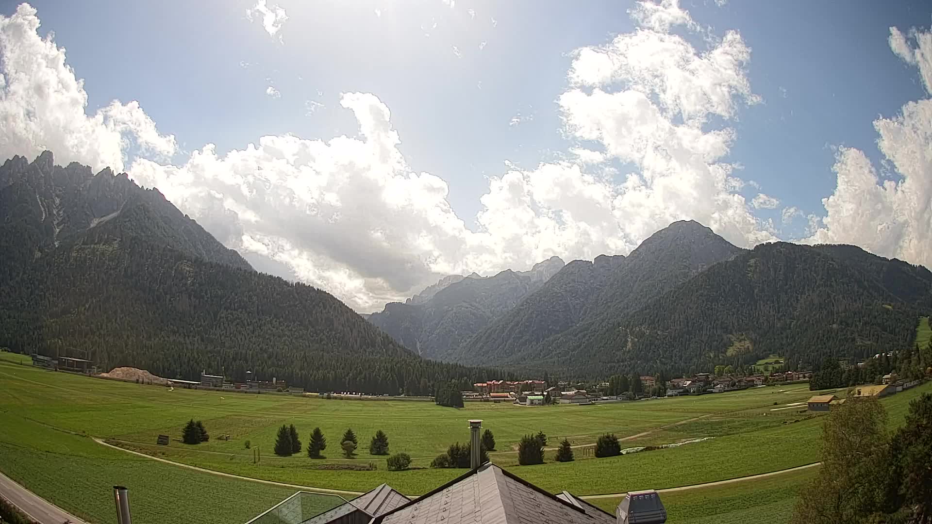 Webcam Toblach Dolomites – View from Hotel Rosengarten