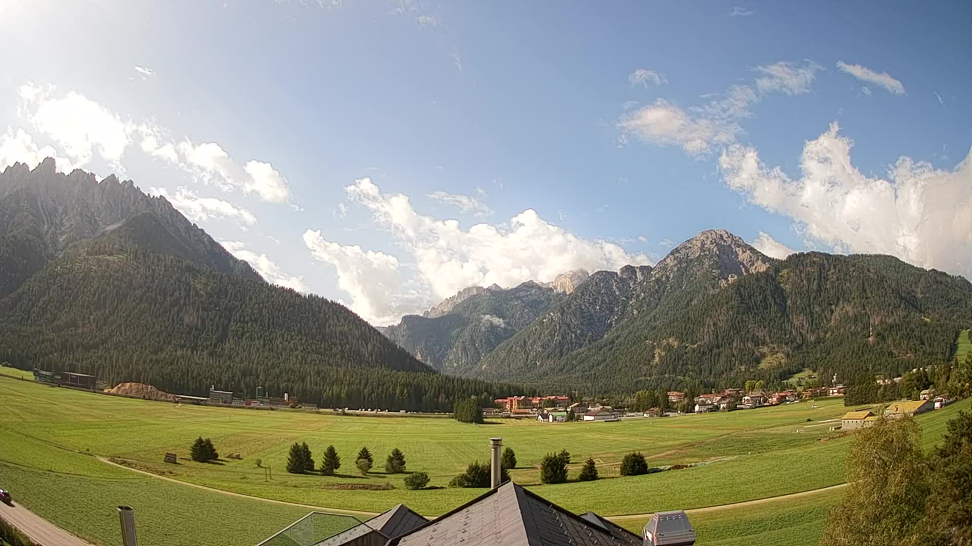 Webcam Toblach Dolomites – View from Hotel Rosengarten