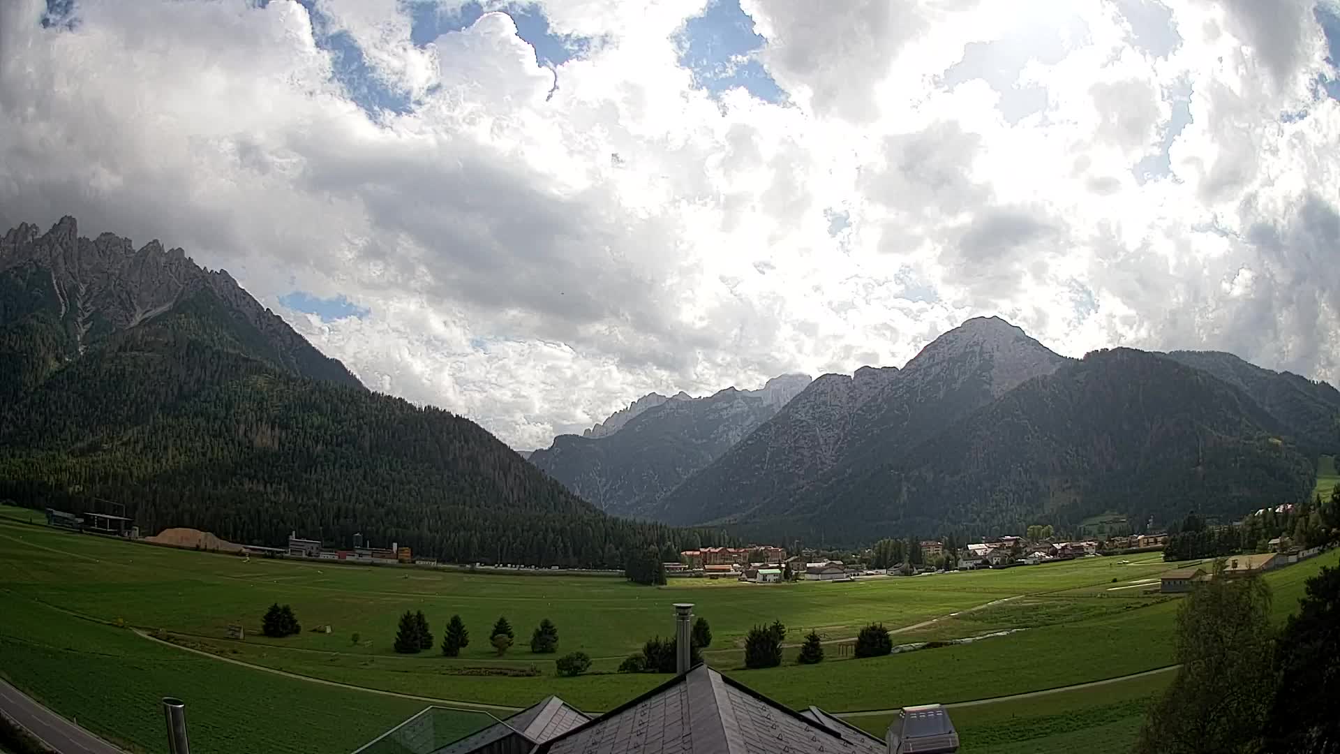 Webcam Toblach Dolomites – View from Hotel Rosengarten