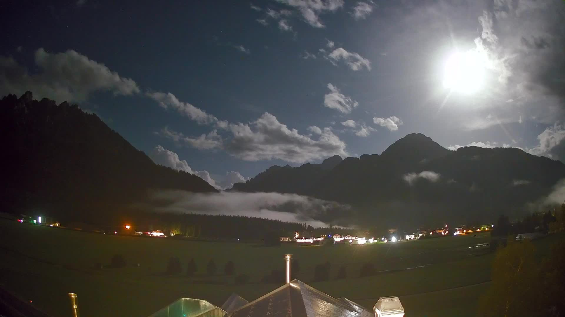 Web kamera Toblach Dolomiti – Pogled s Hotela Rosengarten