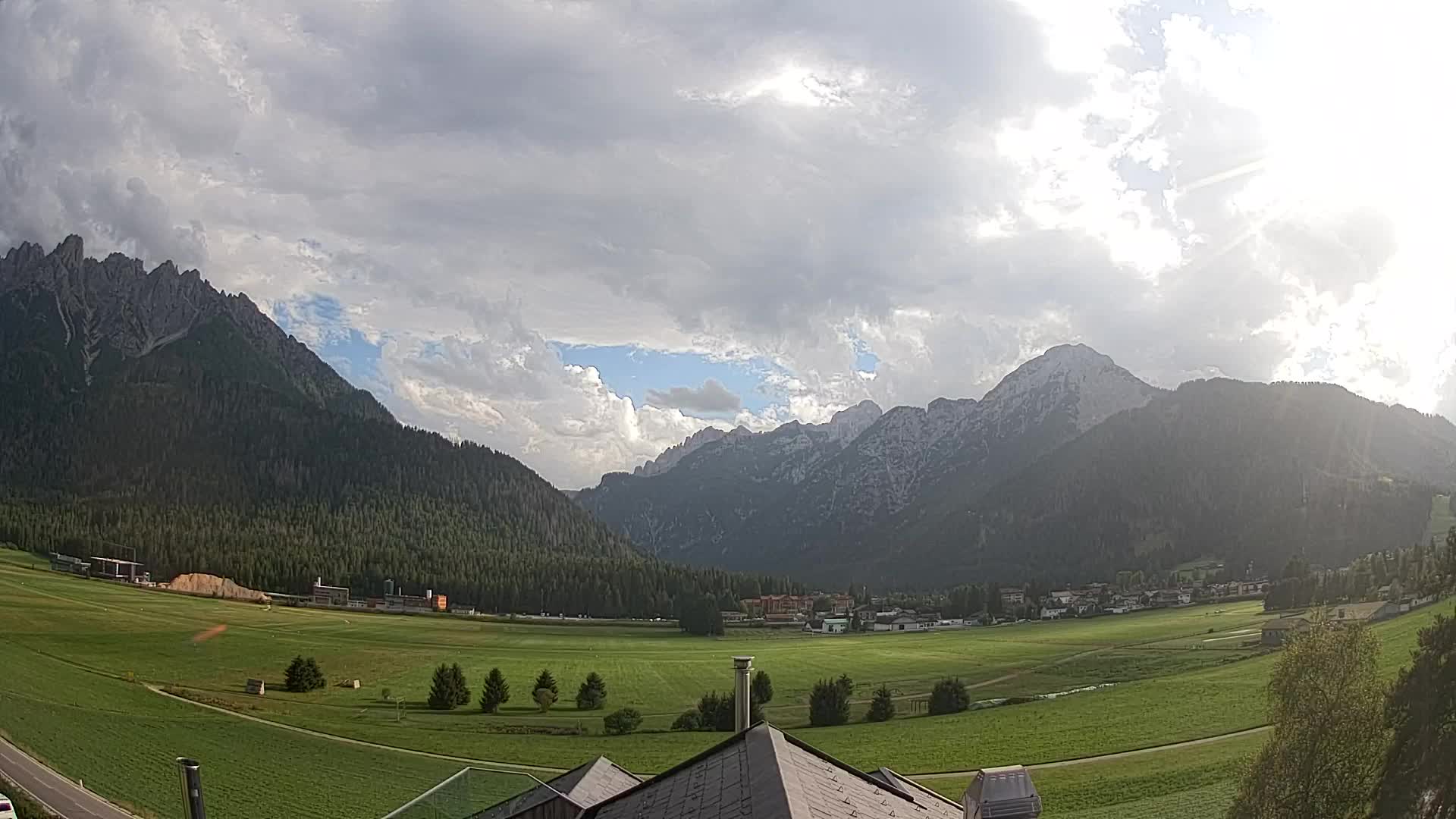 Webcam Toblach Dolomites – View from Hotel Rosengarten