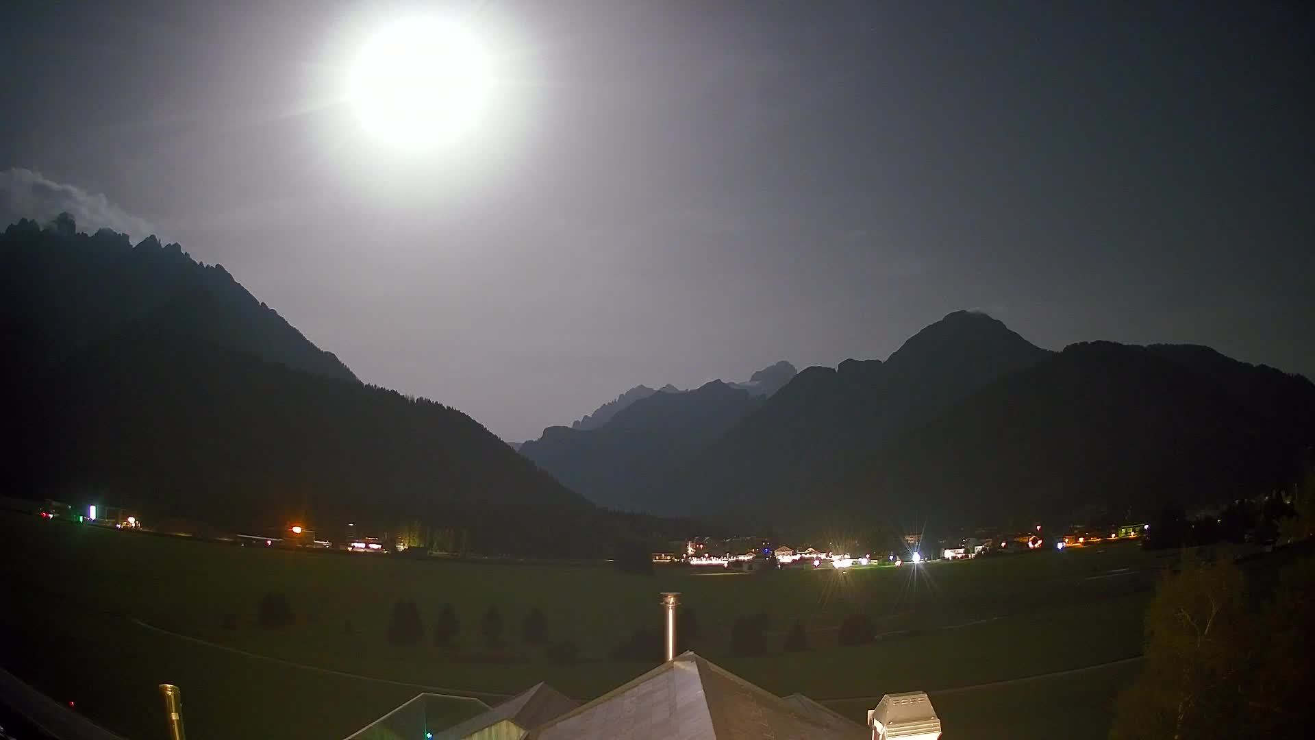 Web kamera Toblach Dolomiti – Pogled s Hotela Rosengarten