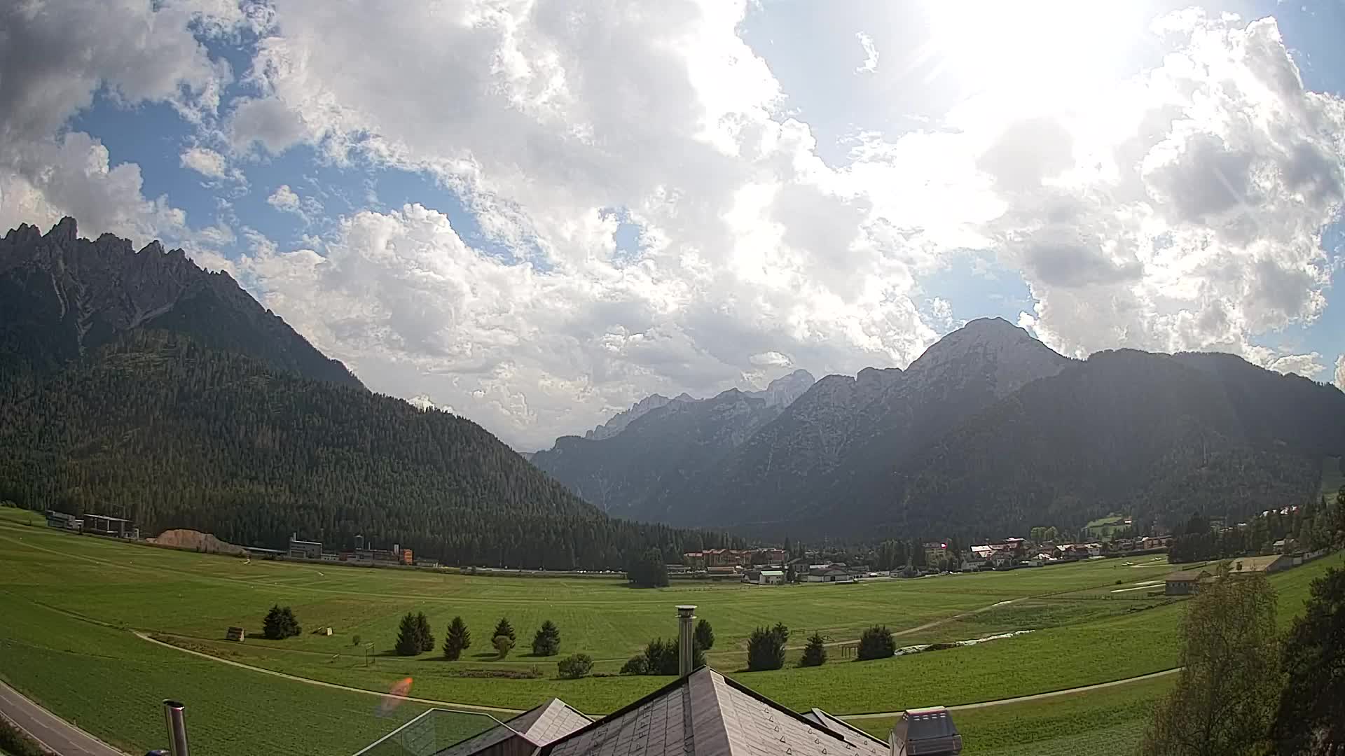 Web kamera Toblach Dolomiti – Pogled s Hotela Rosengarten