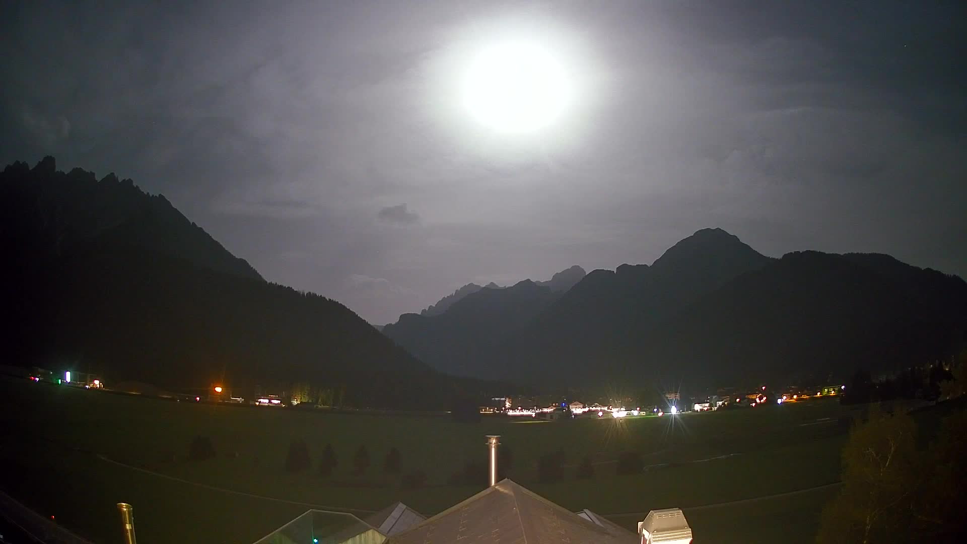 Spletna kamera Toblach Dolomiti – Pogled iz hotela Rosengarten