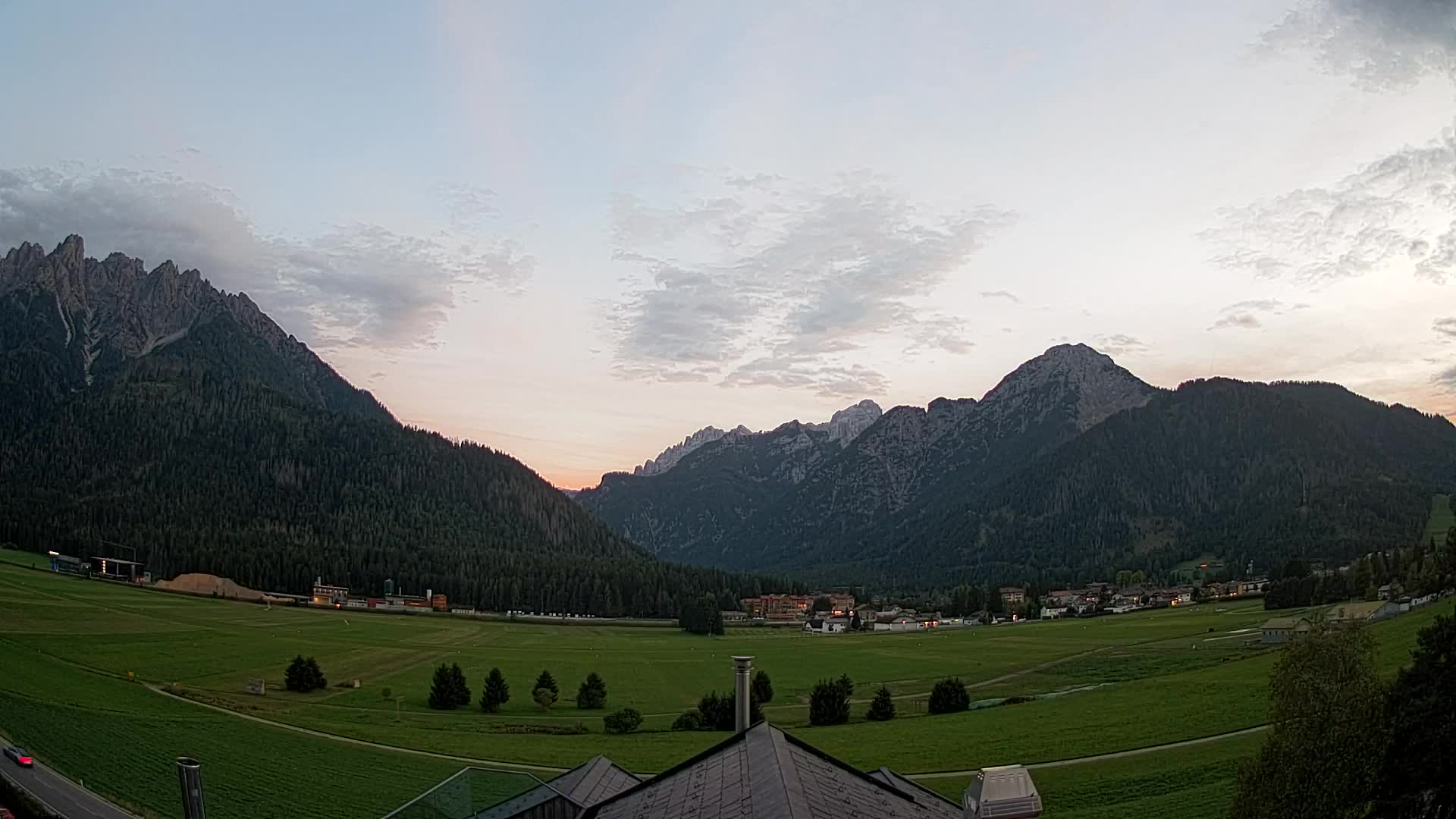 Spletna kamera Toblach Dolomiti – Pogled iz hotela Rosengarten