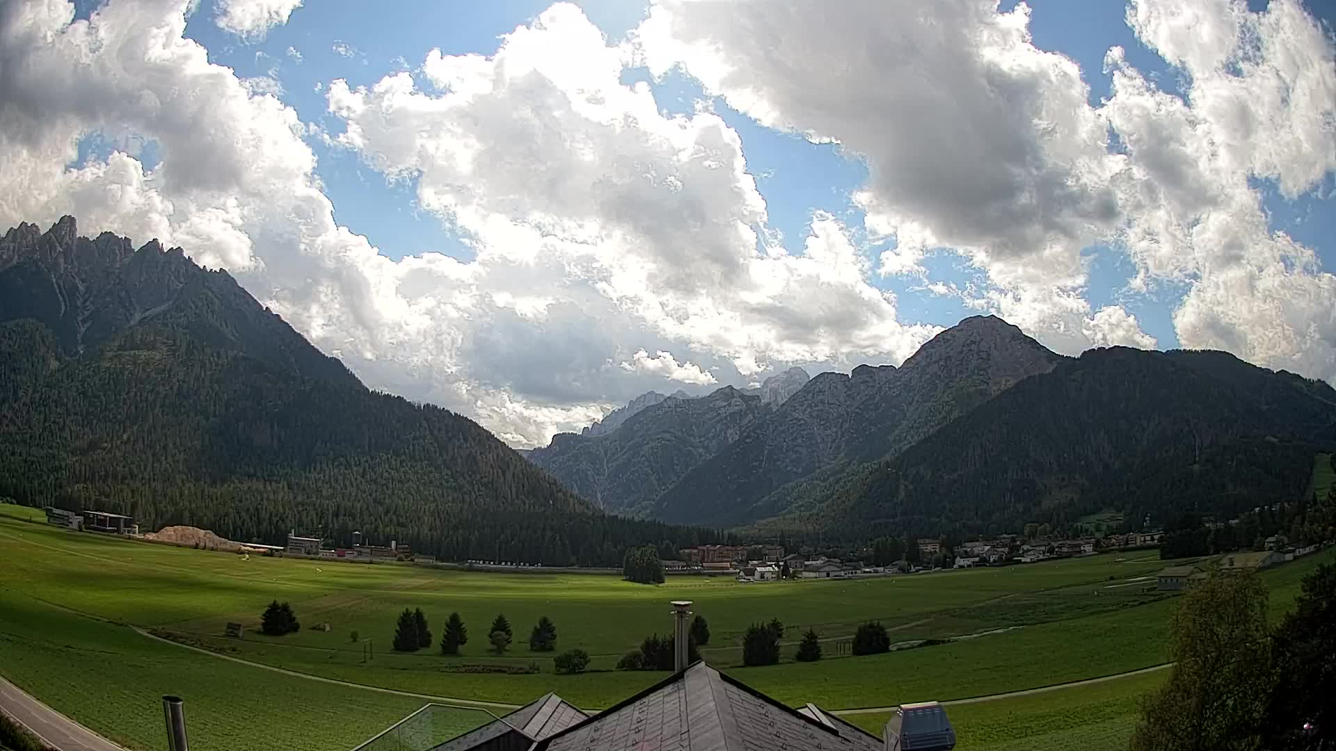 Web kamera Toblach Dolomiti – Pogled s Hotela Rosengarten