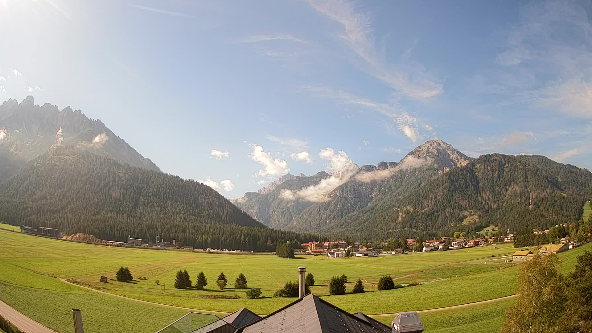 Spletna kamera Toblach Dolomiti – Pogled iz hotela Rosengarten