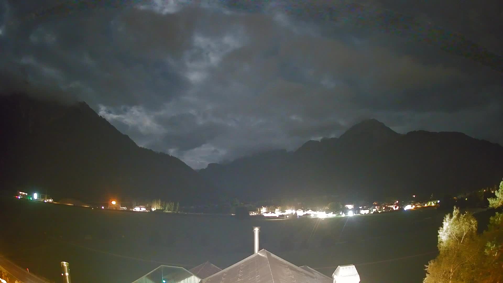 Spletna kamera Toblach Dolomiti – Pogled iz hotela Rosengarten
