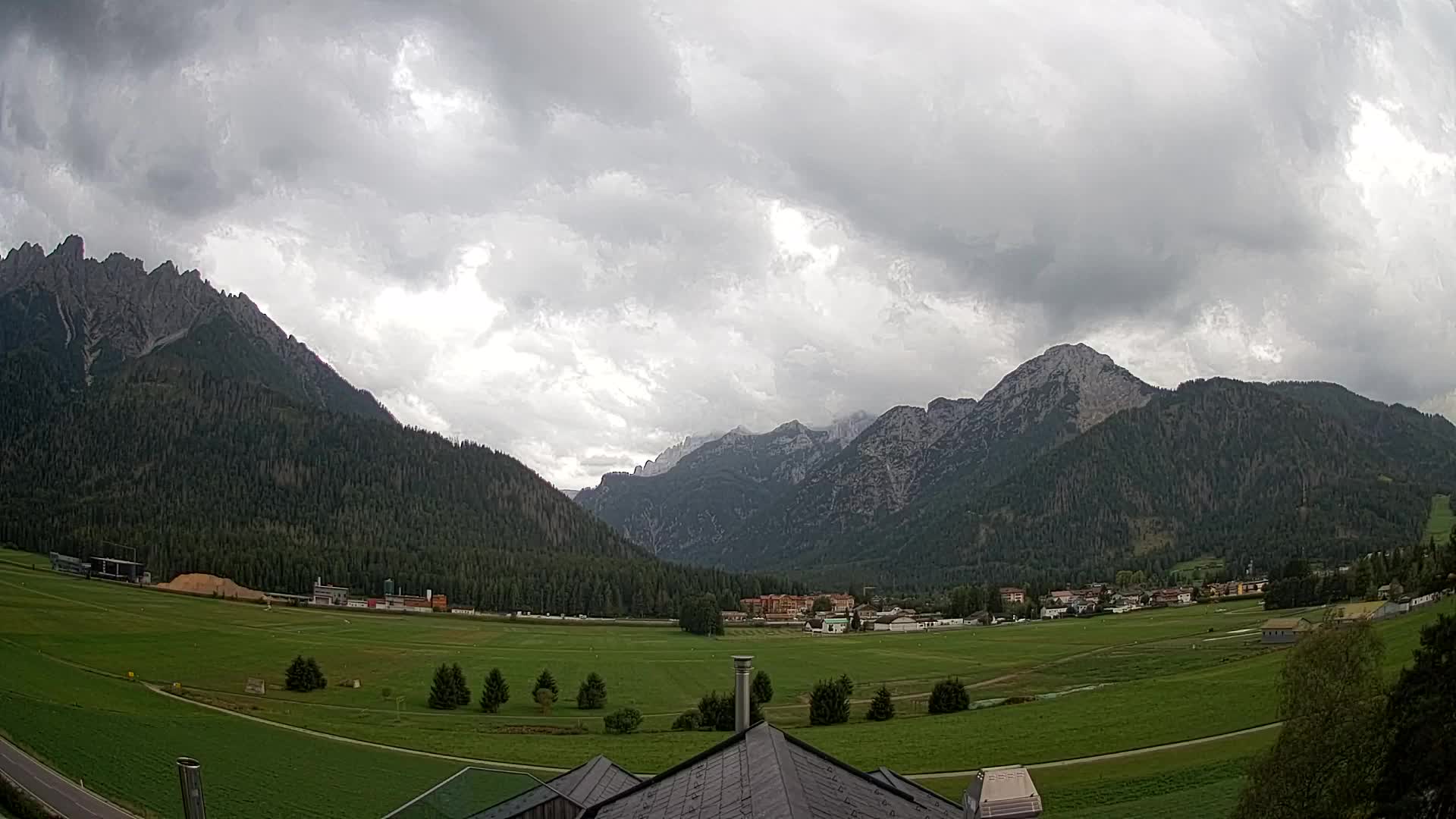 Webcam Toblach Dolomites – View from Hotel Rosengarten