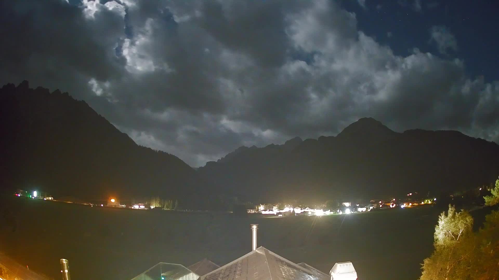 Spletna kamera Toblach Dolomiti – Pogled iz hotela Rosengarten
