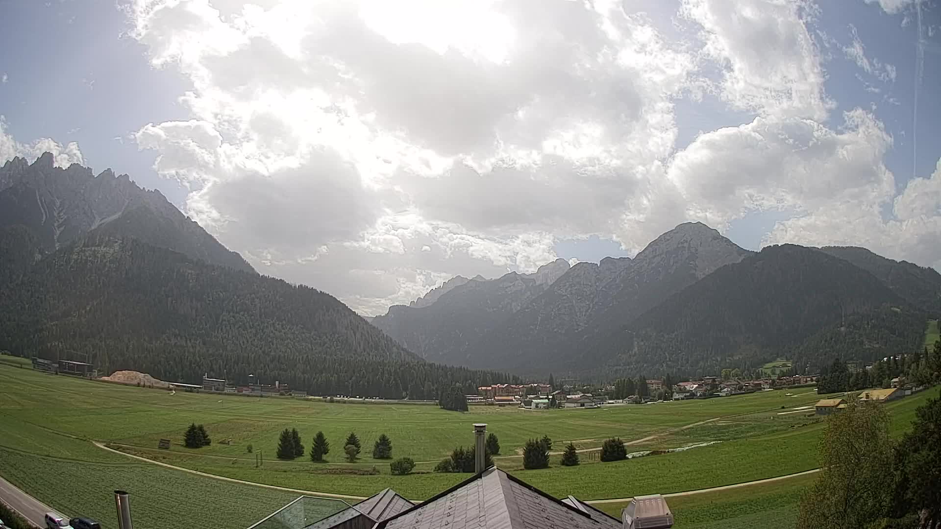 Webcam Toblach Dolomites – View from Hotel Rosengarten