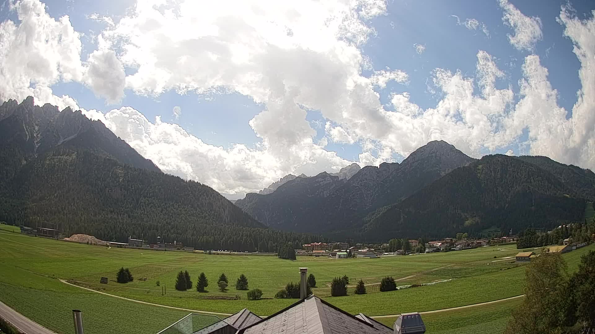 Webcam Toblach Dolomites – View from Hotel Rosengarten
