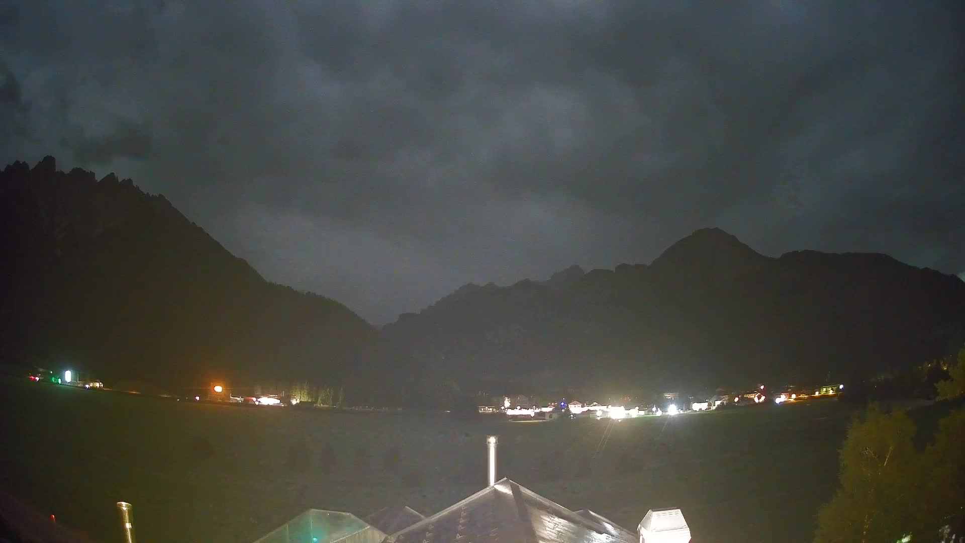 Spletna kamera Toblach Dolomiti – Pogled iz hotela Rosengarten