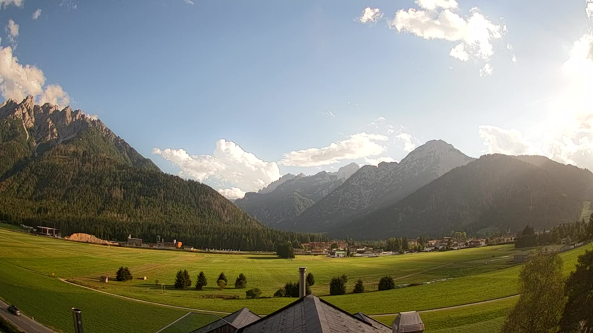 Webcam Toblach Dolomites – View from Hotel Rosengarten