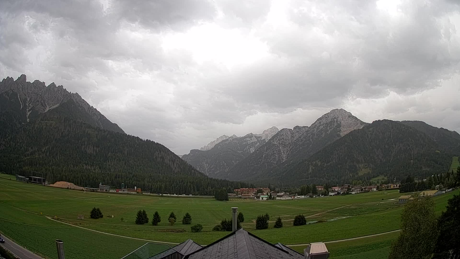 Webcam Toblach Dolomites – View from Hotel Rosengarten