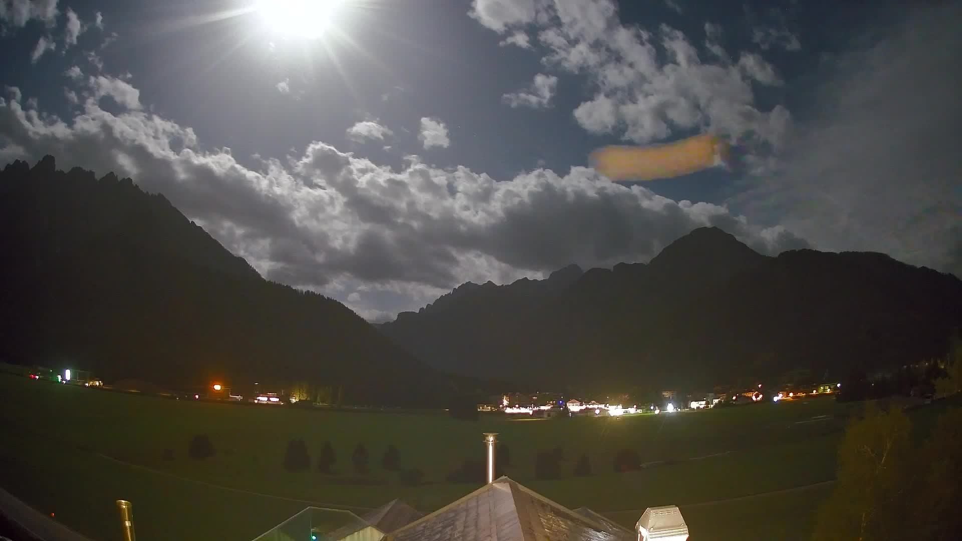 Webcam Toblach Dolomites – View from Hotel Rosengarten