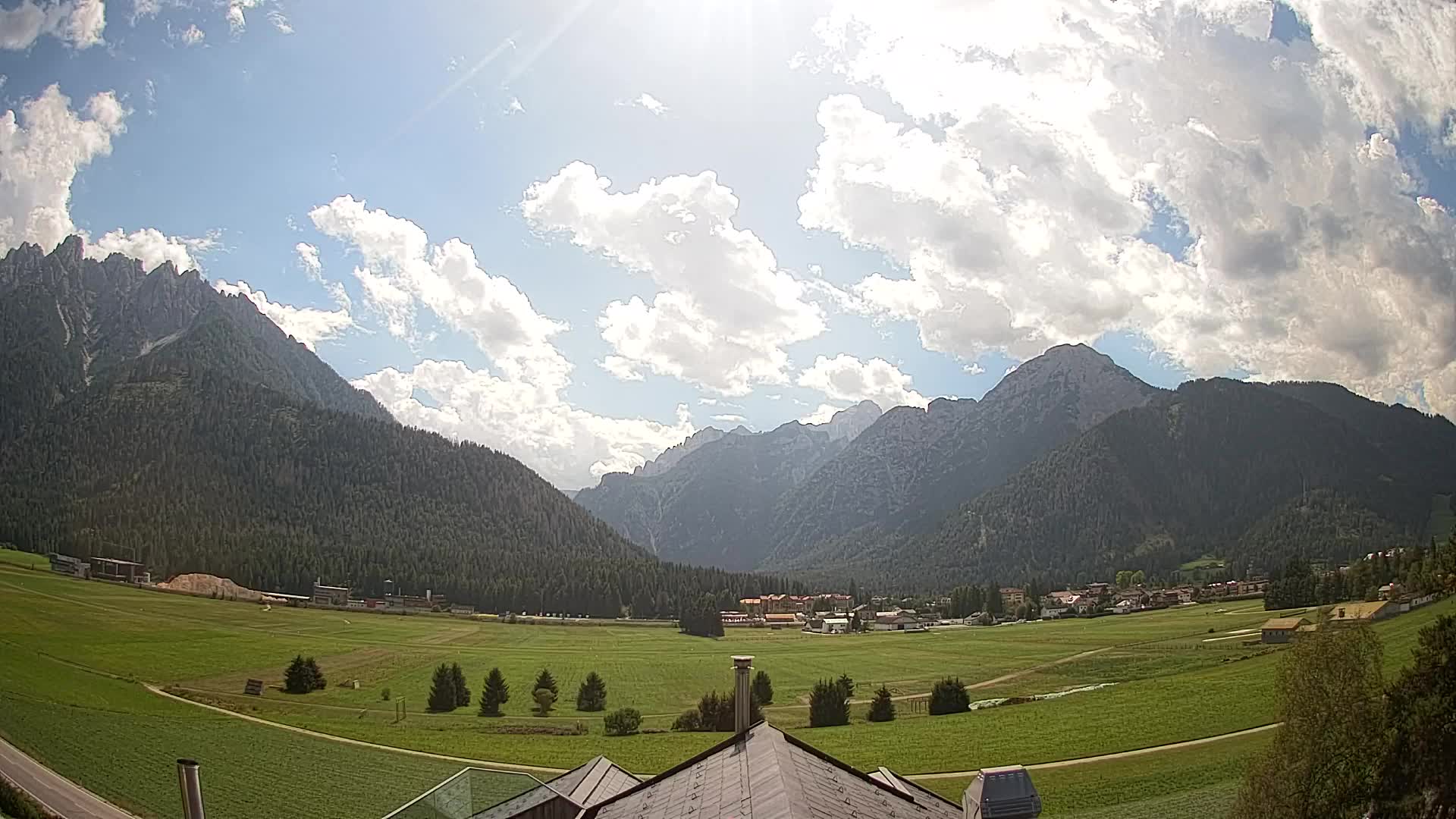Web kamera Toblach Dolomiti – Pogled s Hotela Rosengarten