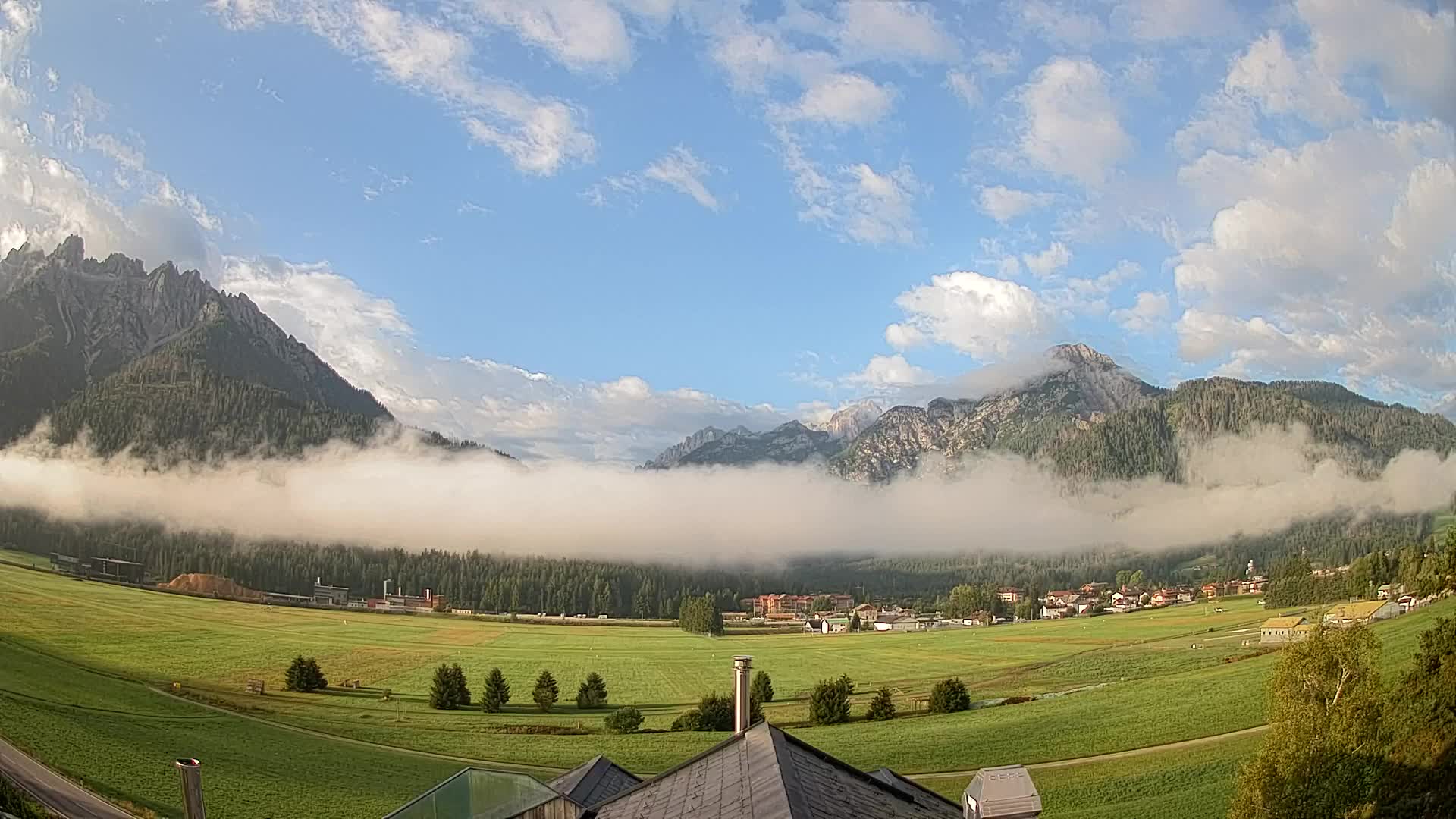 Webcam Toblach Dolomites – View from Hotel Rosengarten