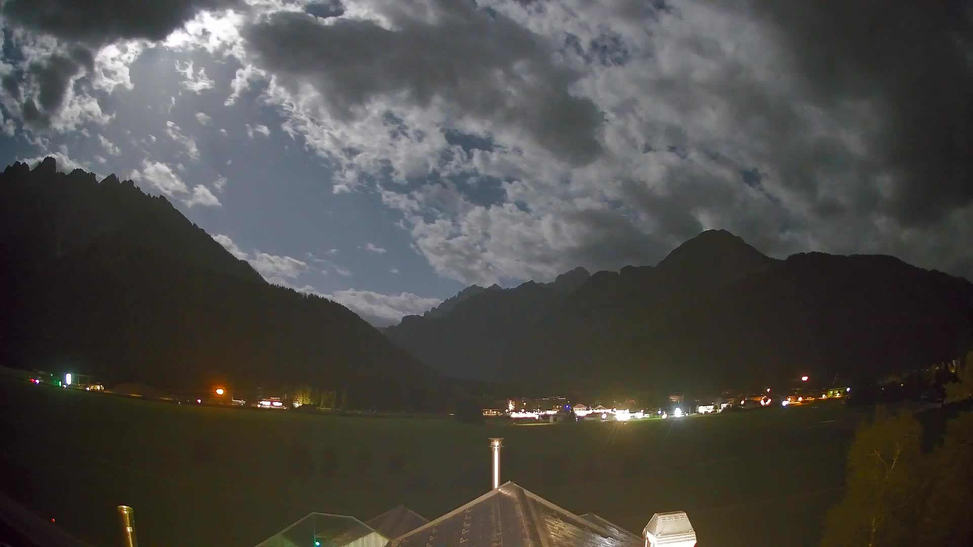 Web kamera Toblach Dolomiti – Pogled s Hotela Rosengarten
