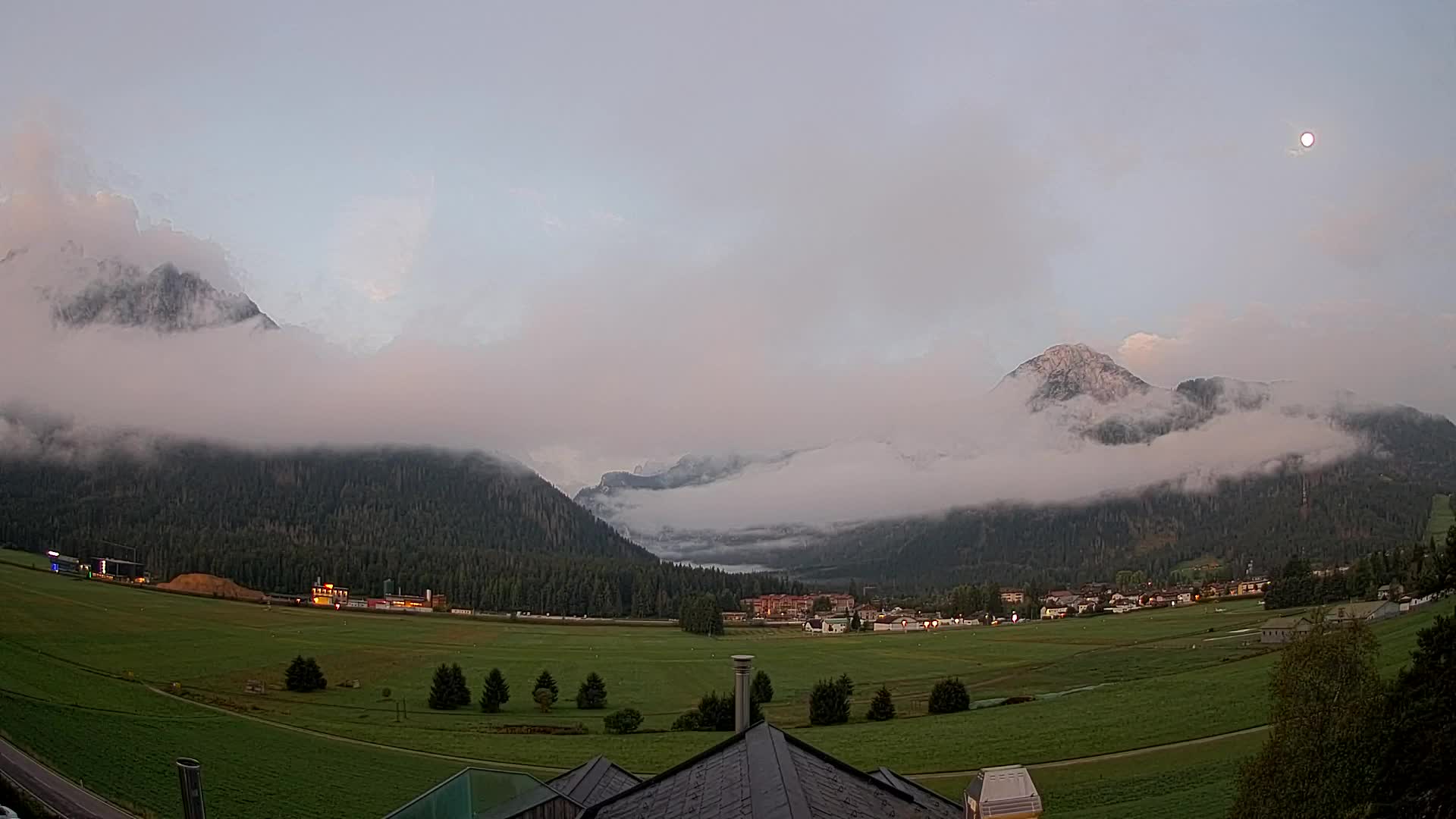Webcam Toblach Dolomites – View from Hotel Rosengarten