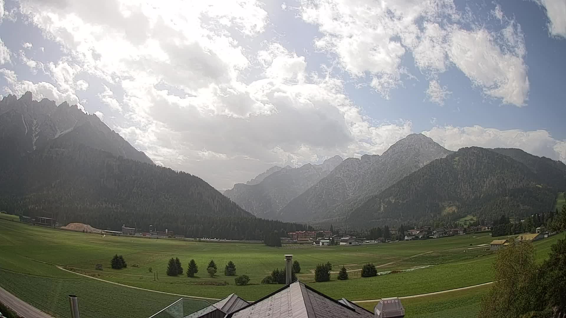 Webcam Toblach Dolomites – View from Hotel Rosengarten