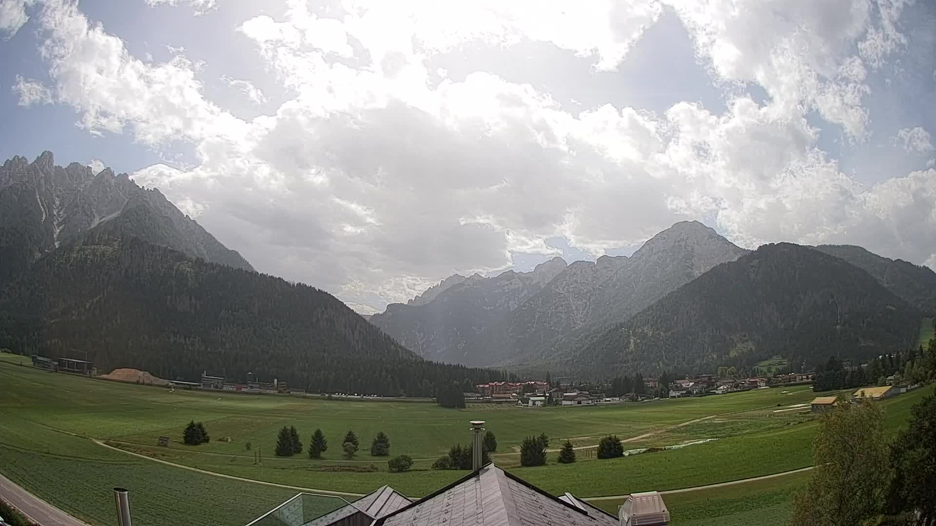 Webcam Toblach Dolomites – View from Hotel Rosengarten