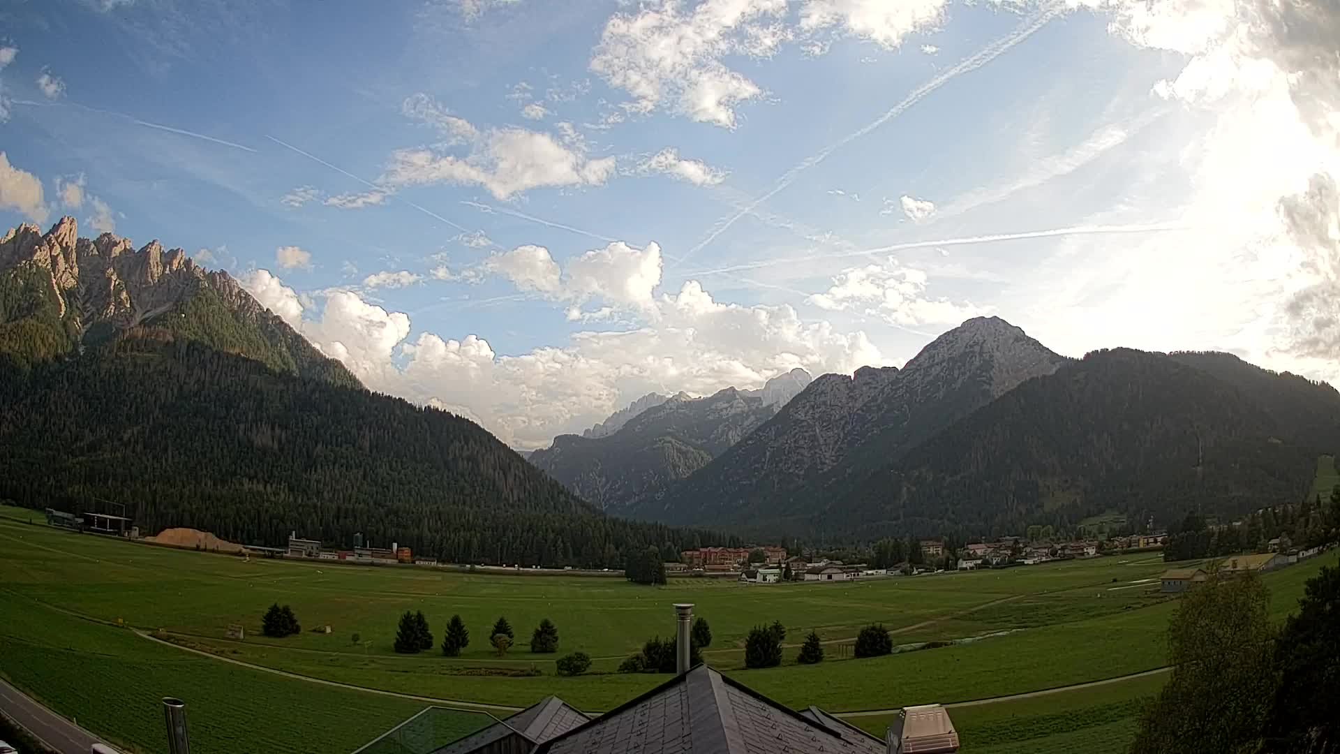 Web kamera Toblach Dolomiti – Pogled s Hotela Rosengarten