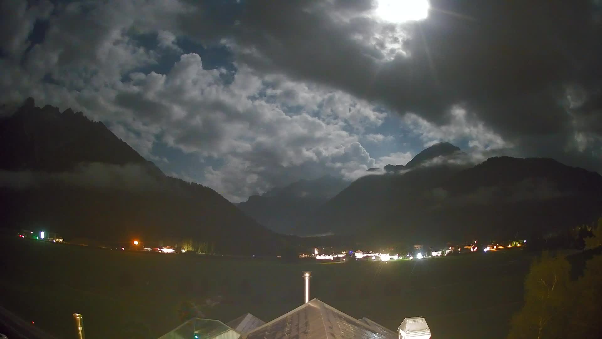 Webcam Toblach Dolomites – View from Hotel Rosengarten