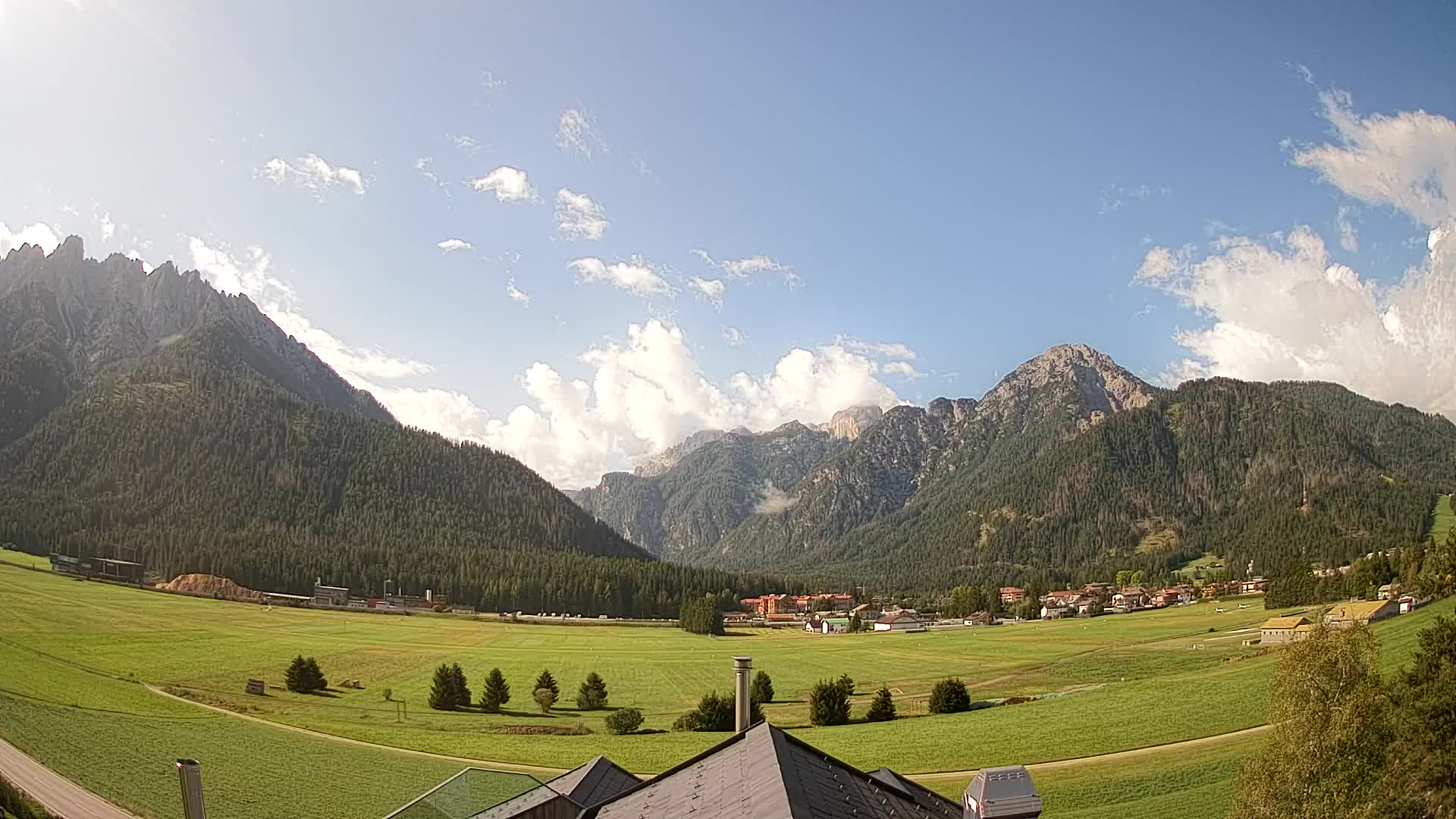 Web kamera Toblach Dolomiti – Pogled s Hotela Rosengarten