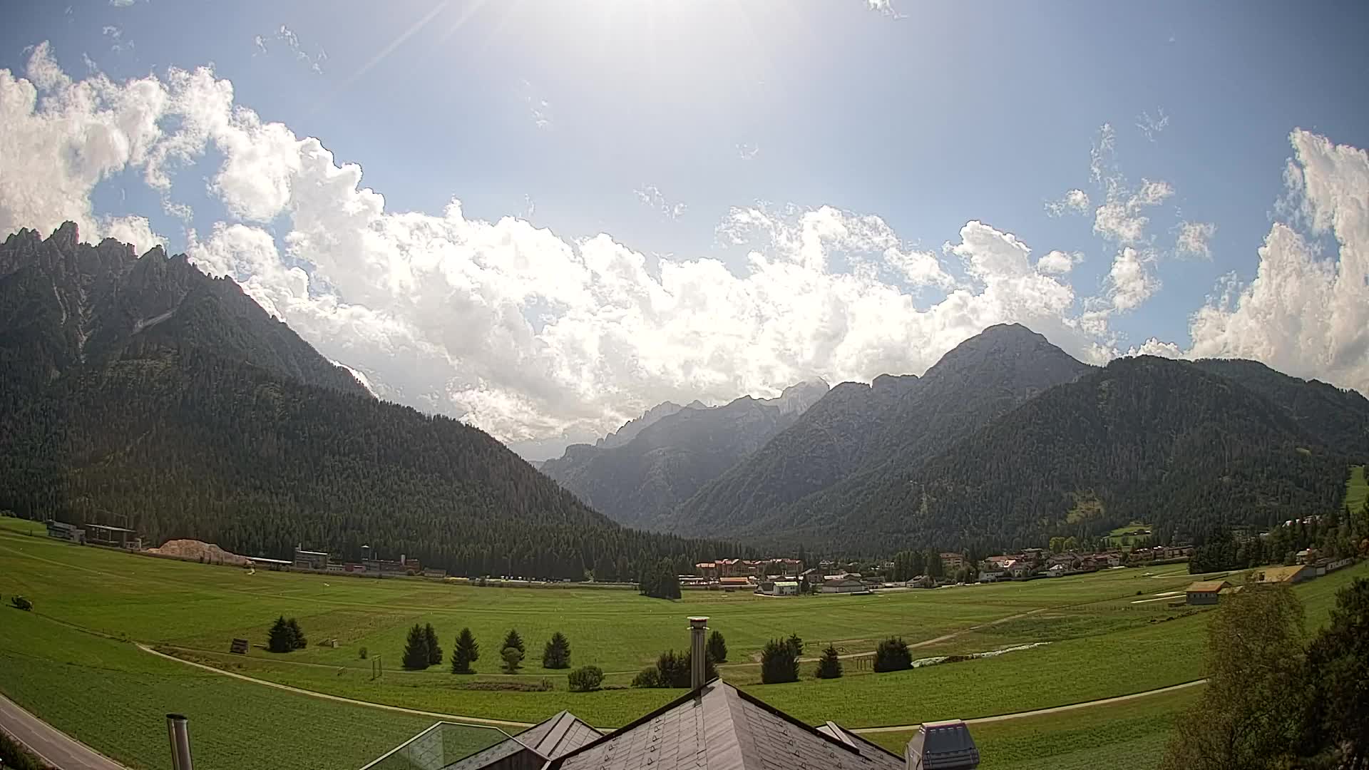 Webcam Toblach Dolomites – View from Hotel Rosengarten