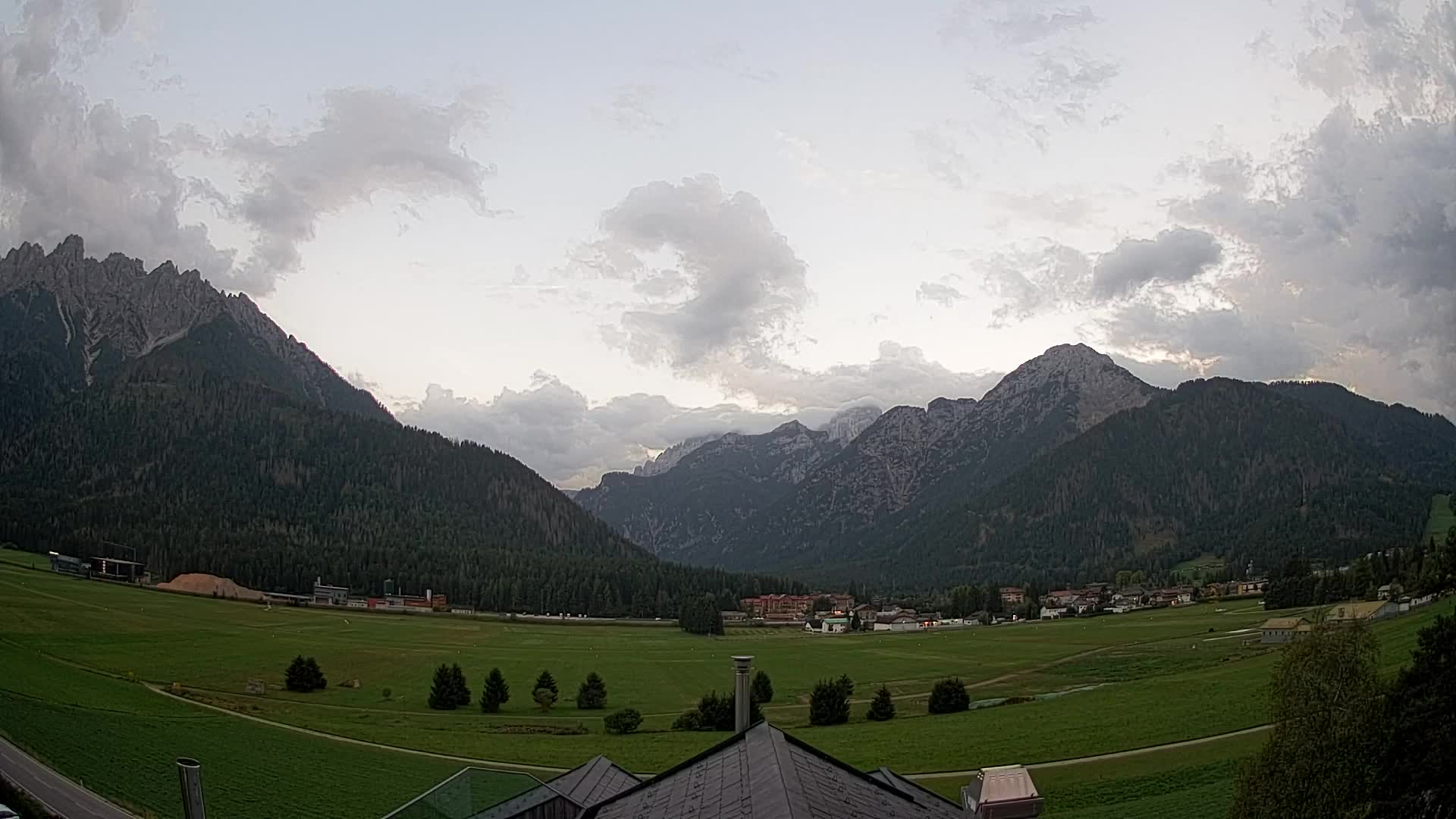 Webcam Toblach Dolomites – View from Hotel Rosengarten