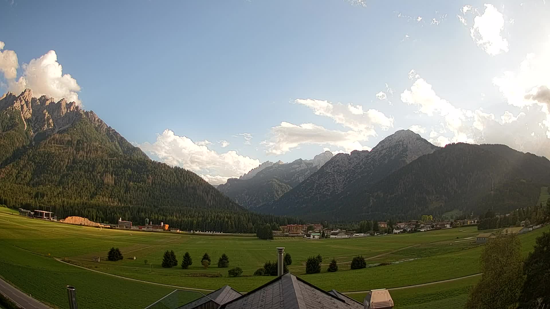 Webcam Toblach Dolomites – View from Hotel Rosengarten