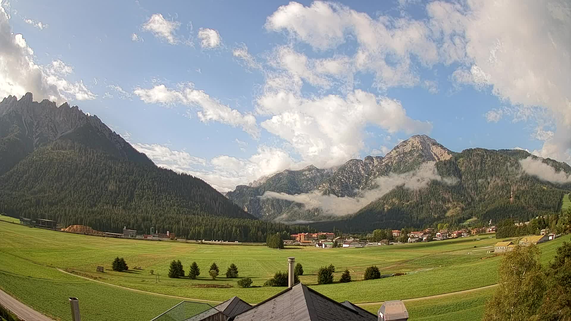 Webcam Toblach Dolomites – View from Hotel Rosengarten