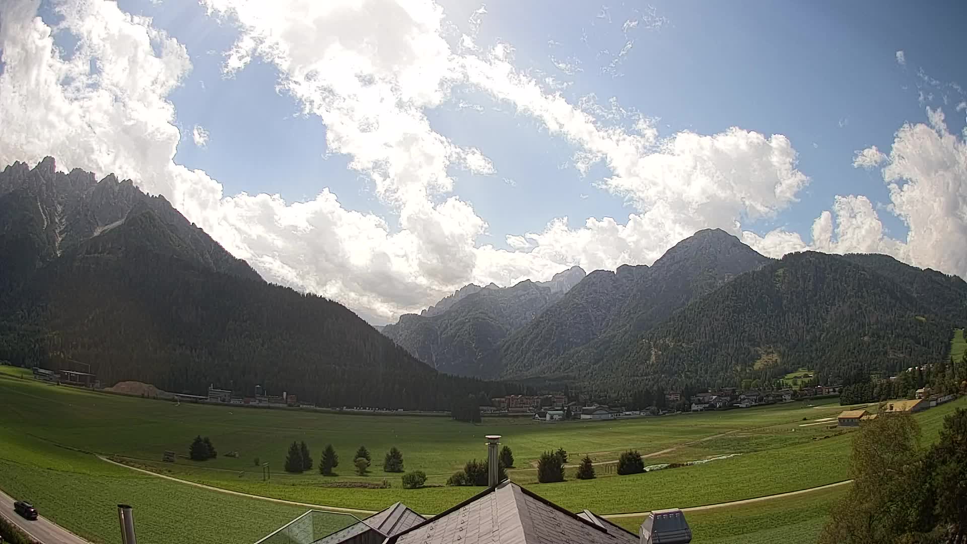 Web kamera Toblach Dolomiti – Pogled s Hotela Rosengarten