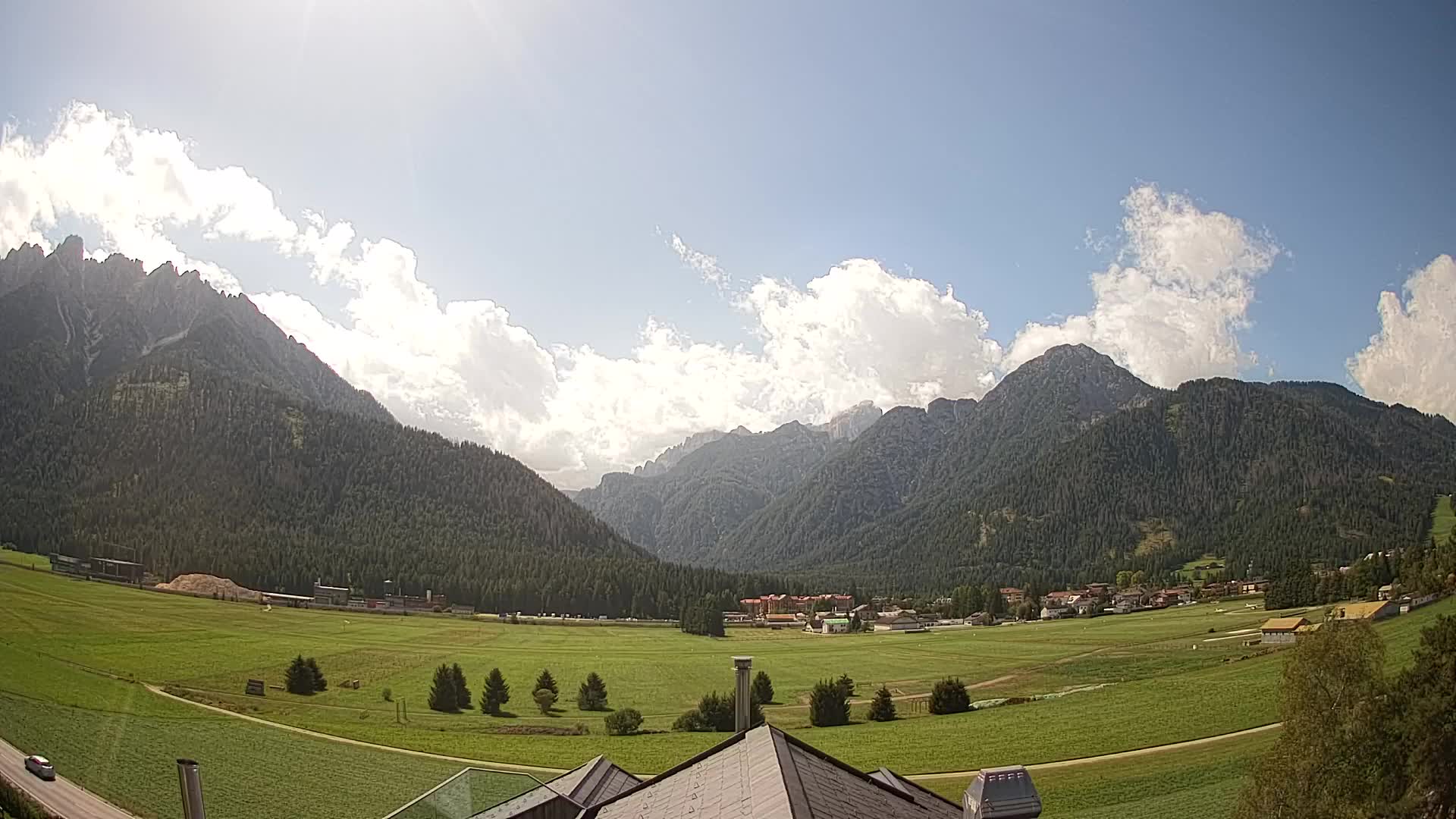 Web kamera Toblach Dolomiti – Pogled s Hotela Rosengarten