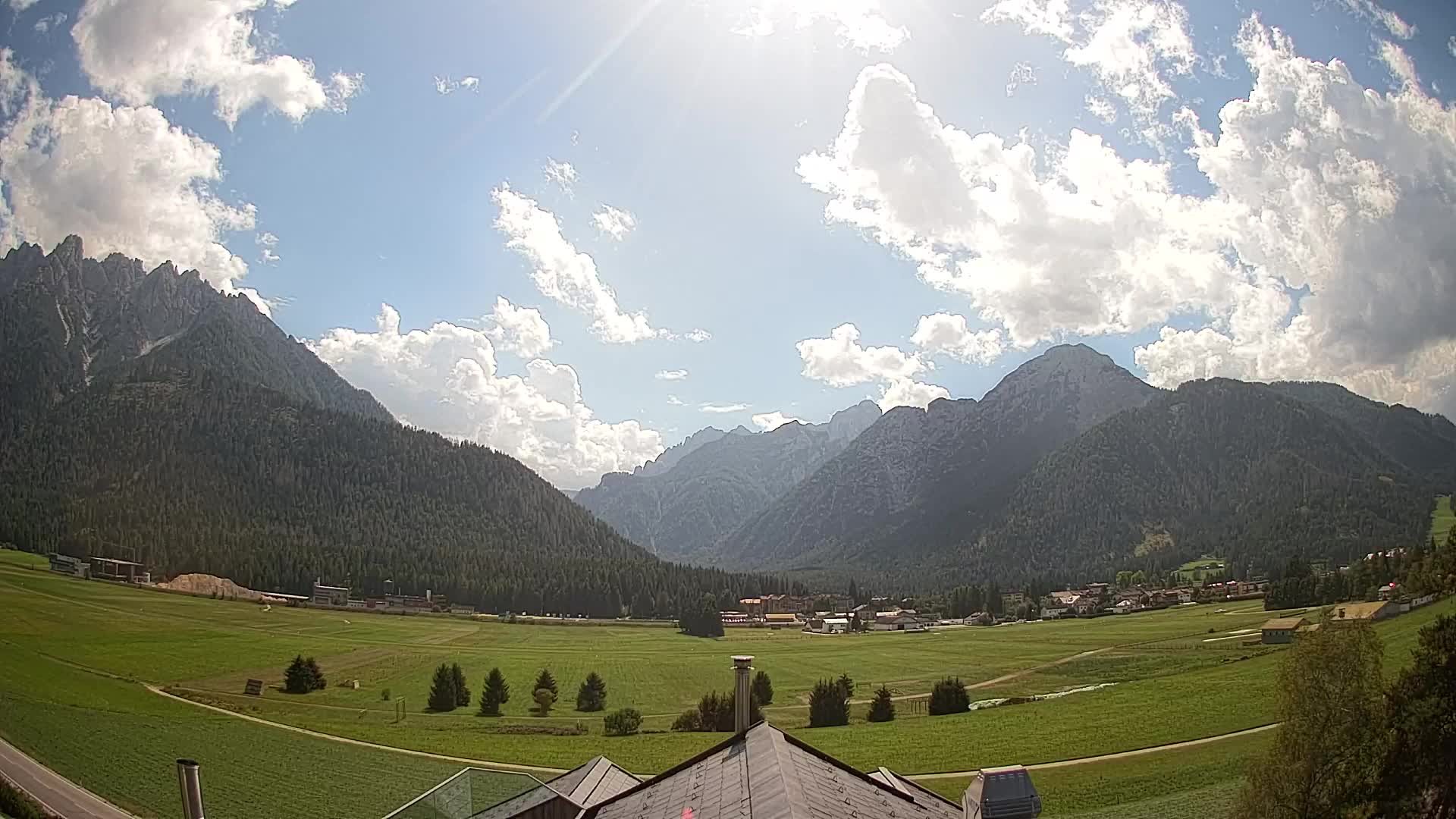 Webcam Toblach Dolomites – View from Hotel Rosengarten