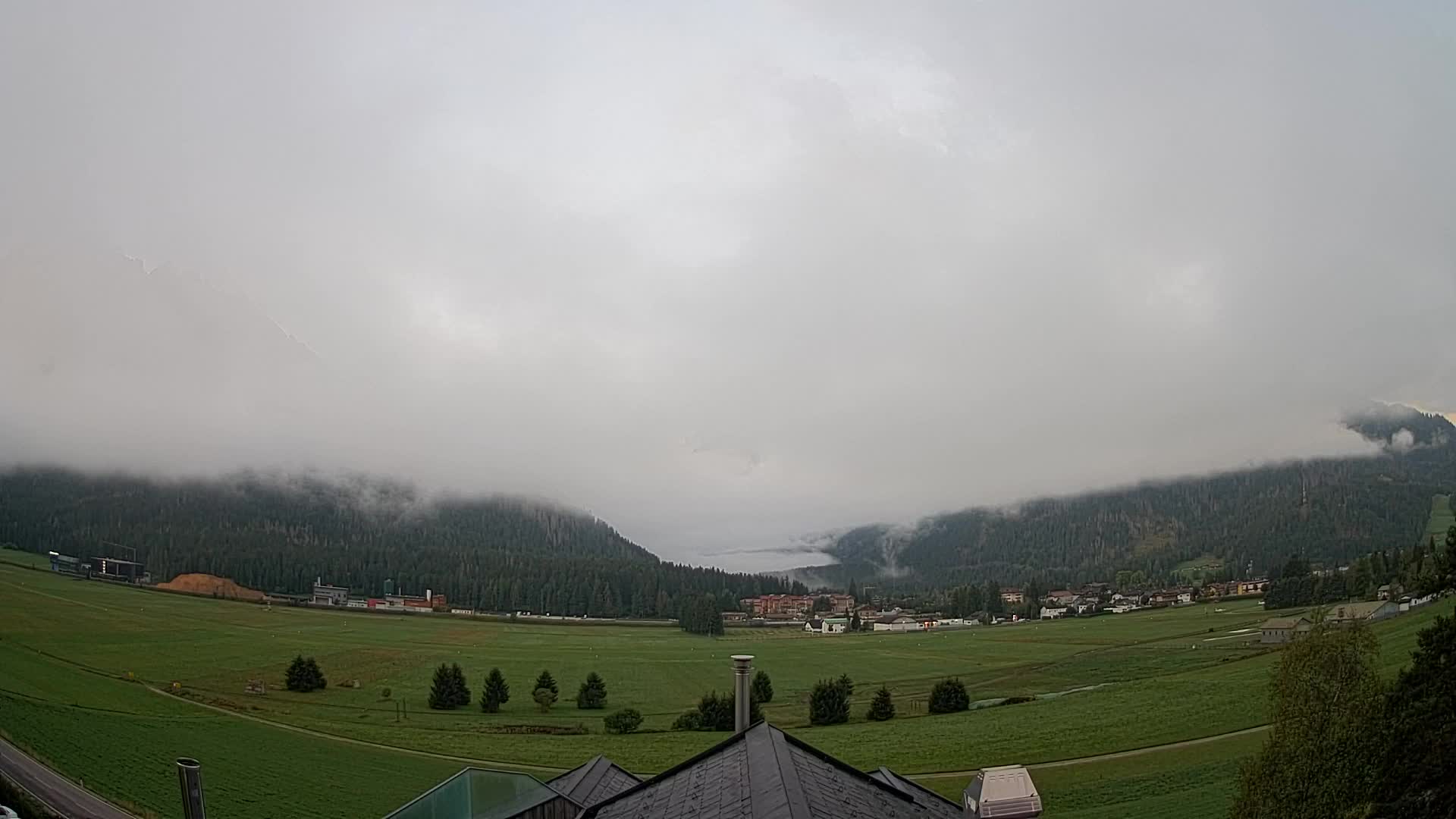 Web kamera Toblach Dolomiti – Pogled s Hotela Rosengarten