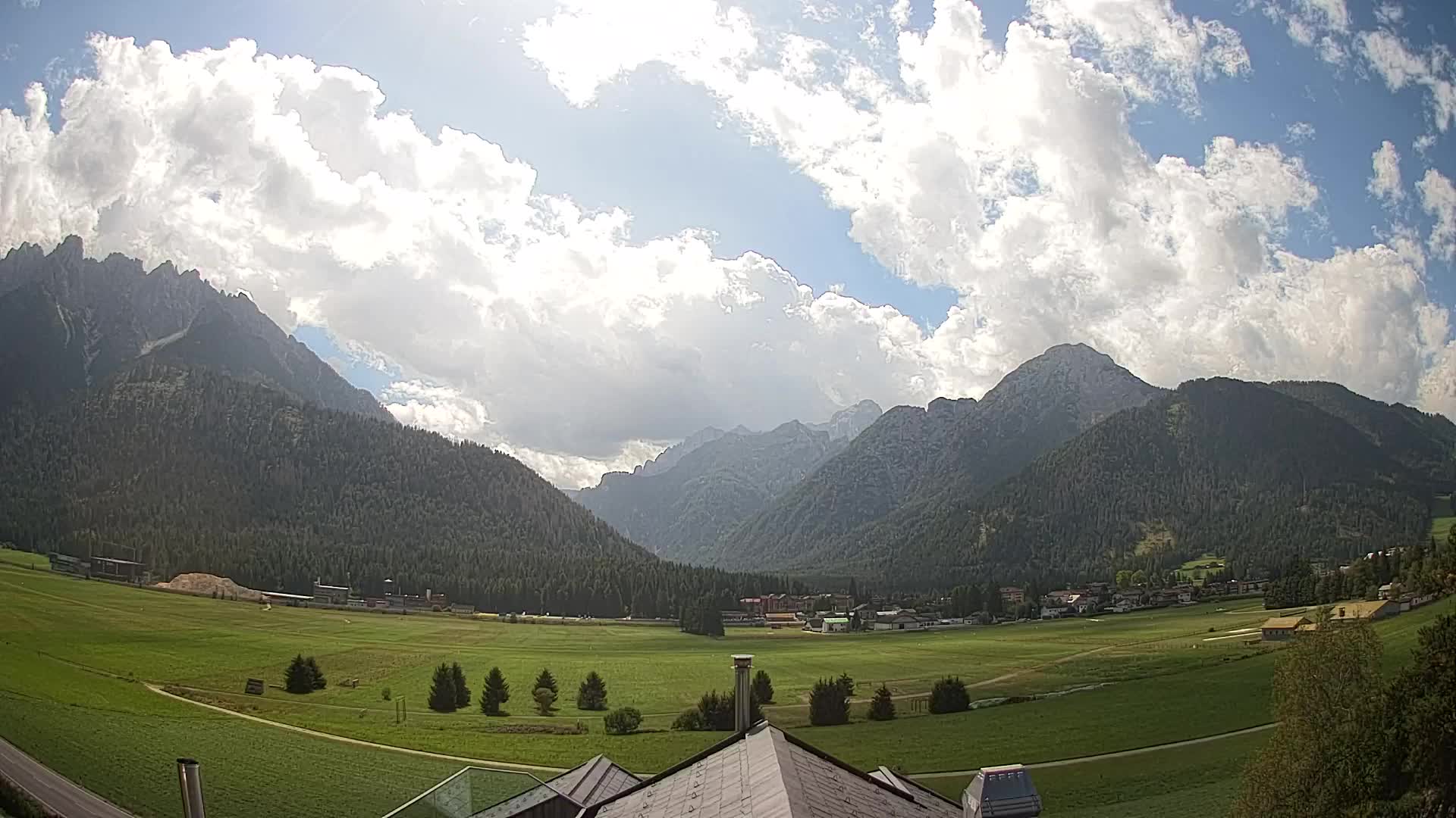 Webcam Toblach Dolomites – View from Hotel Rosengarten