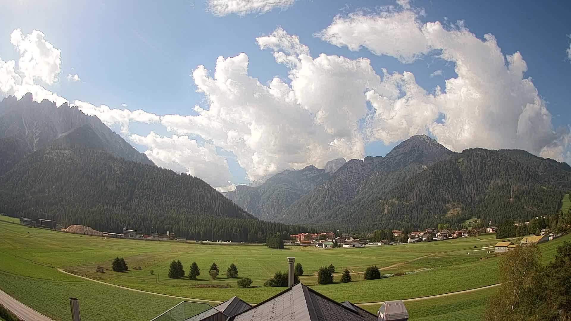 Webcam Toblach Dolomites – View from Hotel Rosengarten