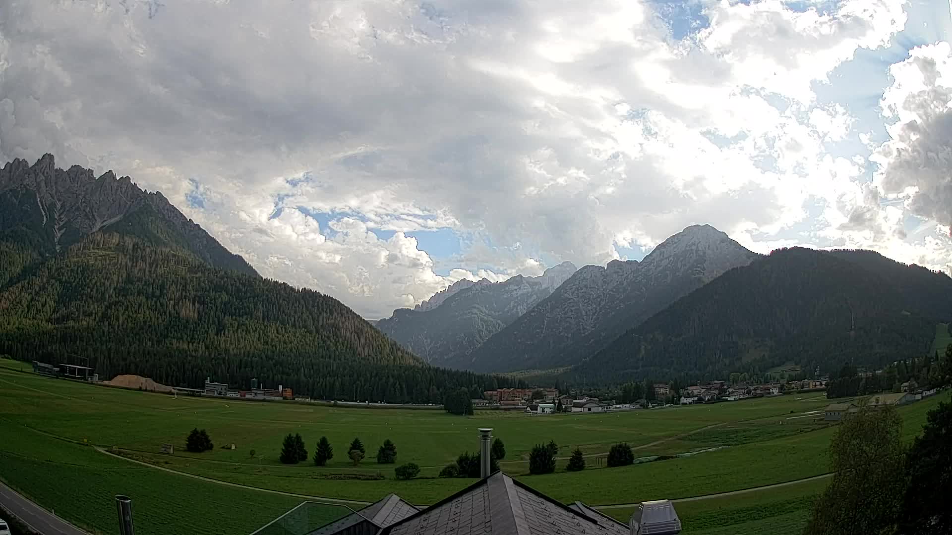 Web kamera Toblach Dolomiti – Pogled s Hotela Rosengarten