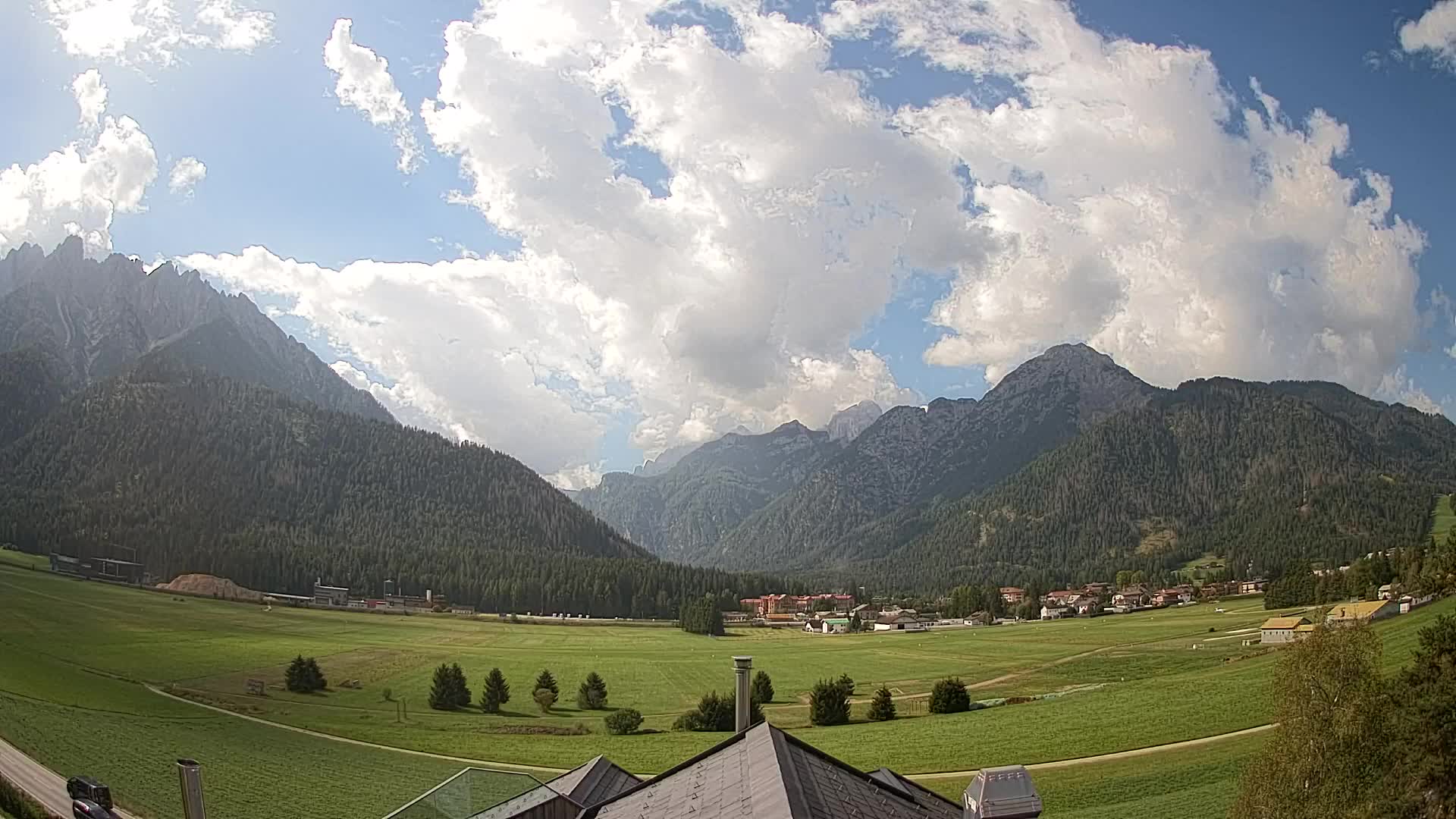 Web kamera Toblach Dolomiti – Pogled s Hotela Rosengarten