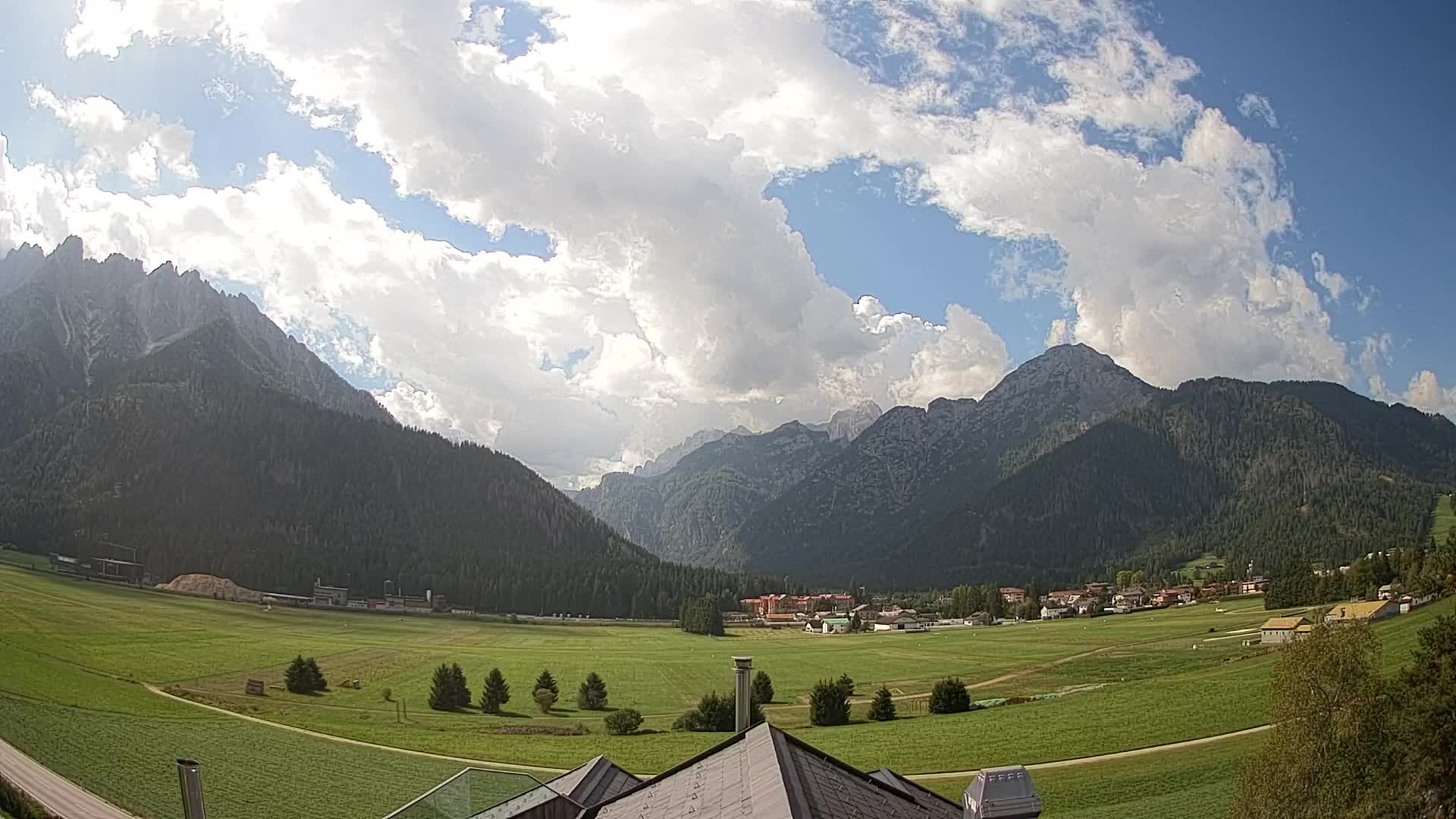 Webcam Toblach Dolomites – View from Hotel Rosengarten
