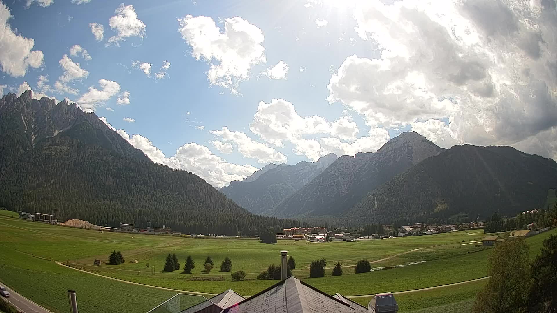 Web kamera Toblach Dolomiti – Pogled s Hotela Rosengarten